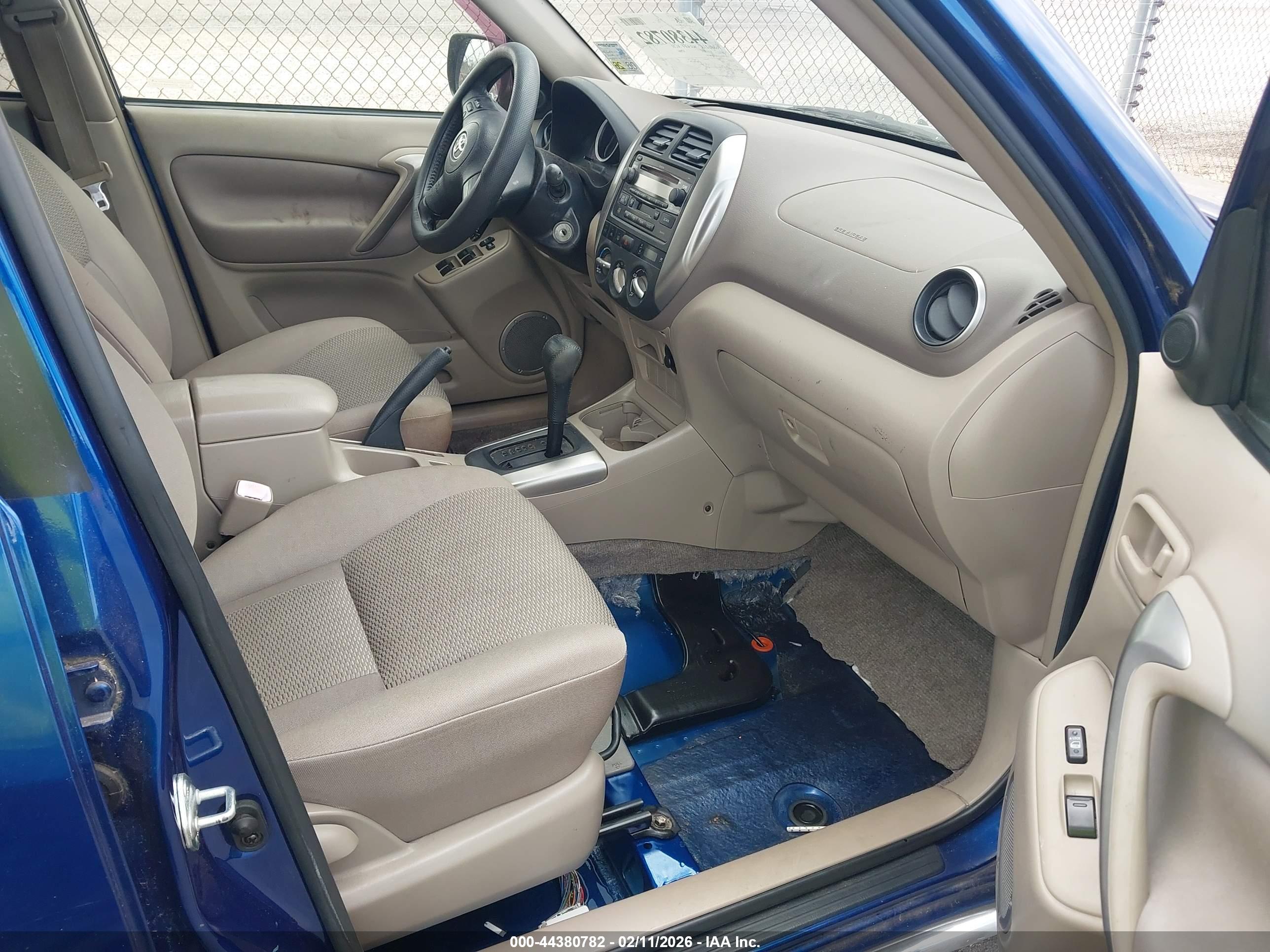 TOYOTA RAV4 image 5