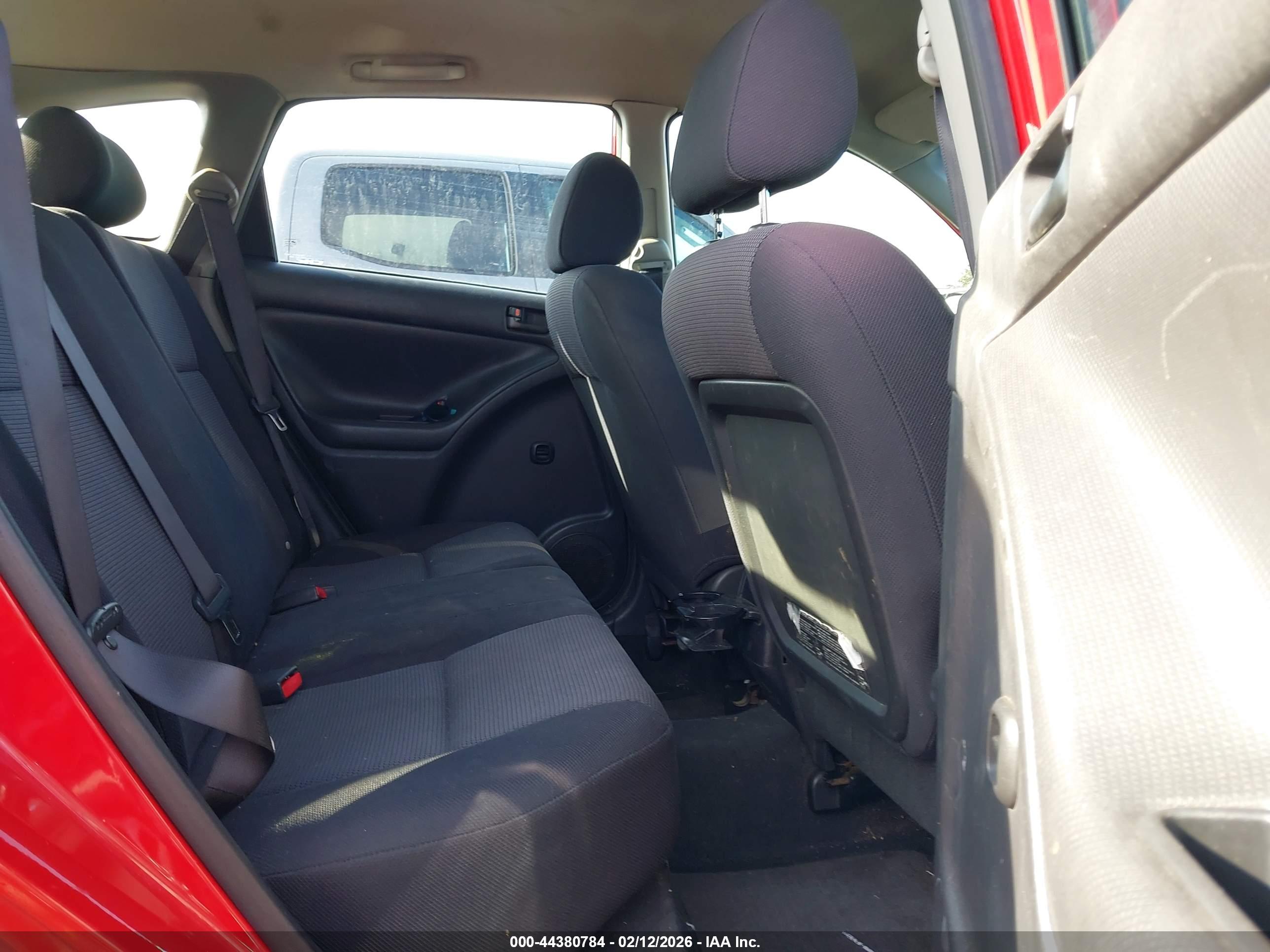 PONTIAC VIBE image 8