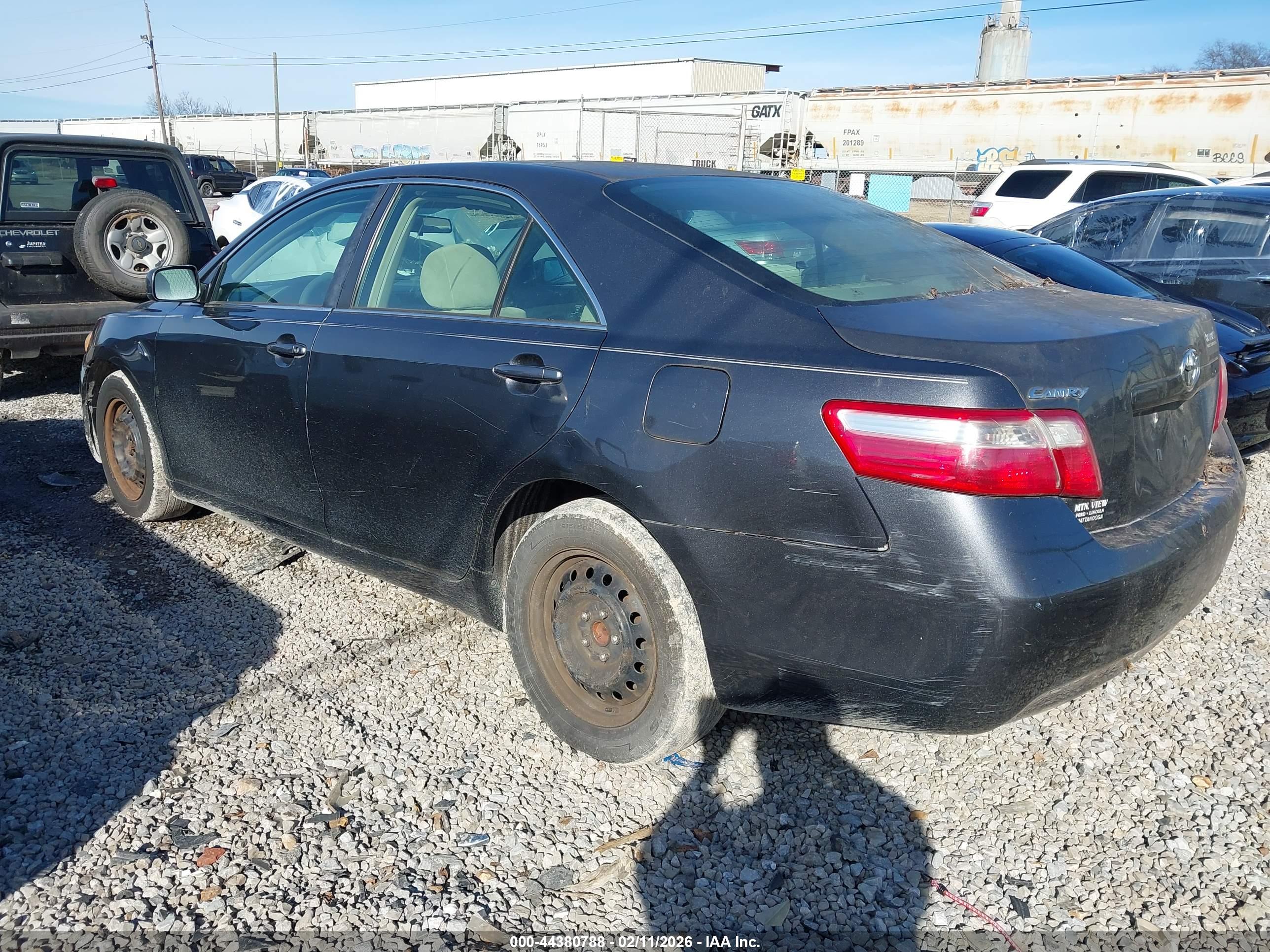 TOYOTA CAMRY image 3