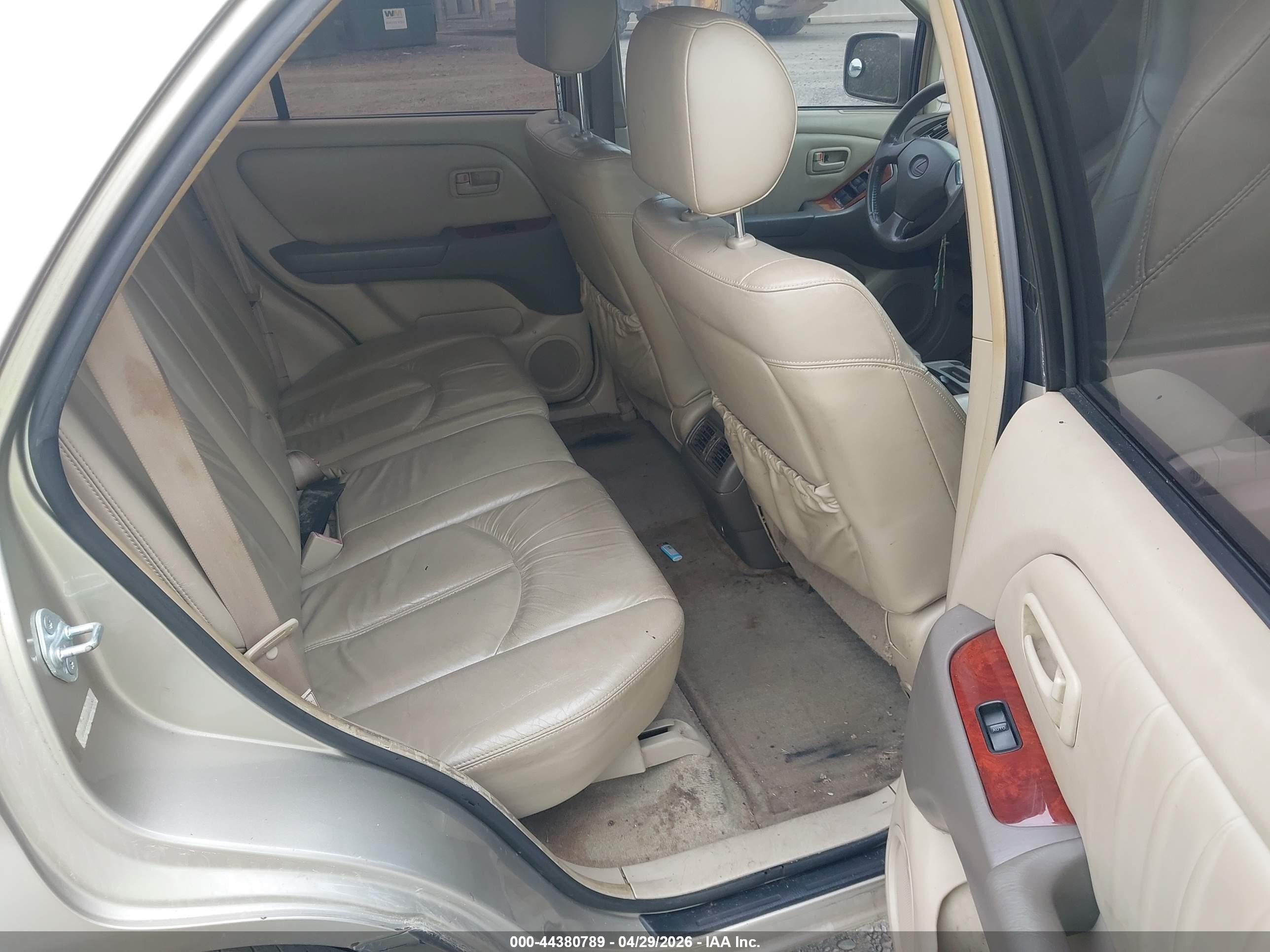 LEXUS RX image 8