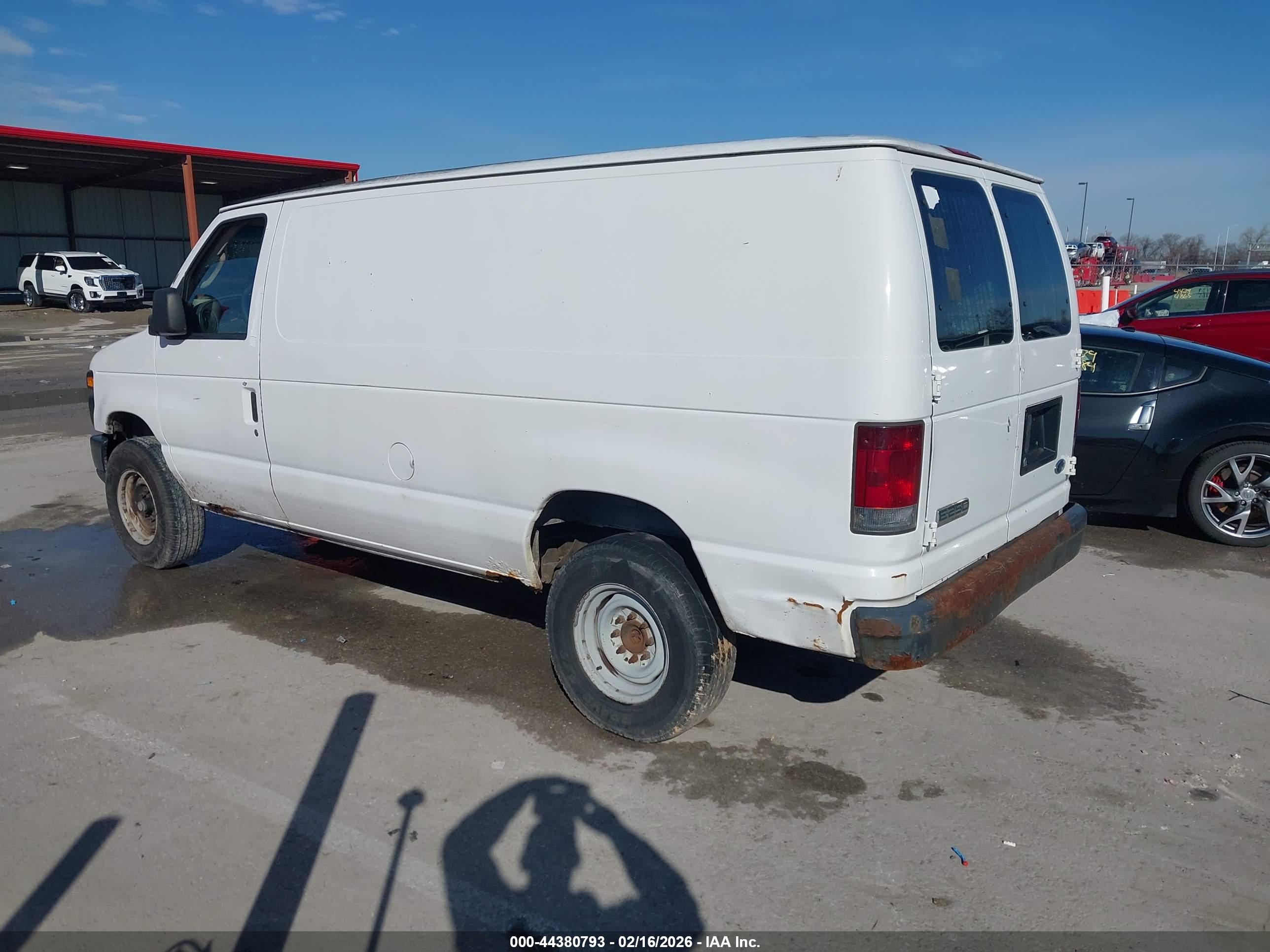 FORD E-250 image 3