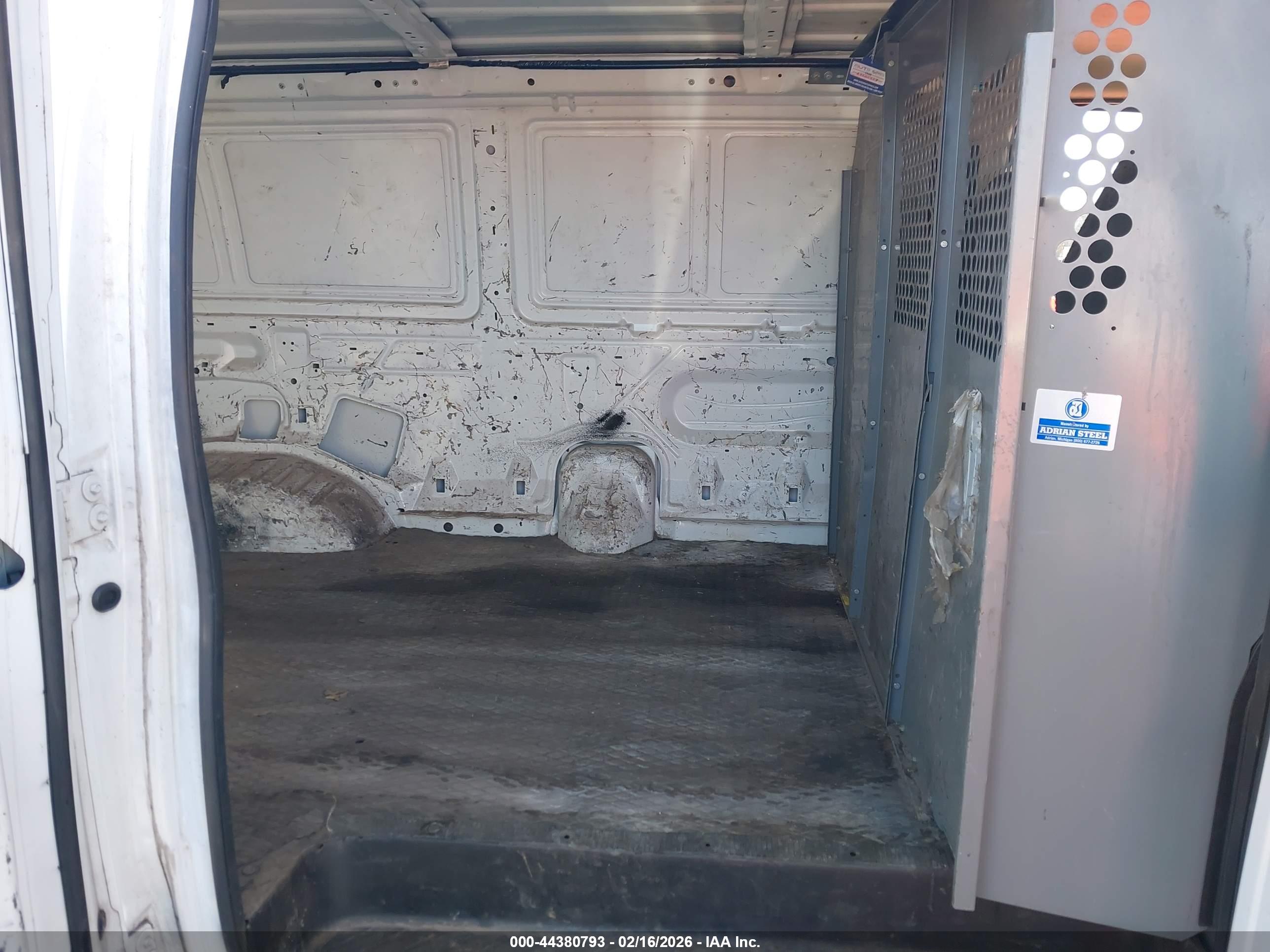 FORD E-250 image 8