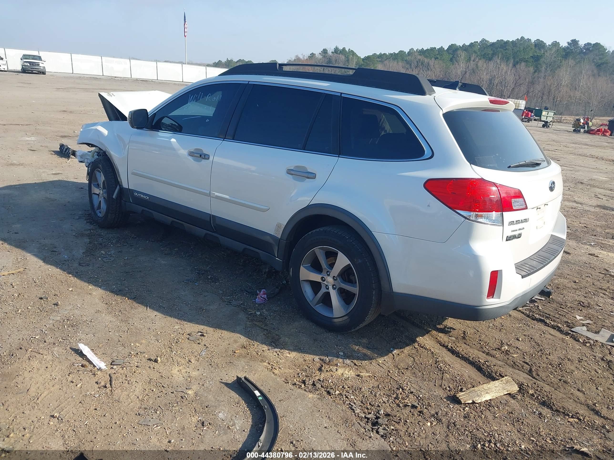 SUBARU OUTBACK image 3