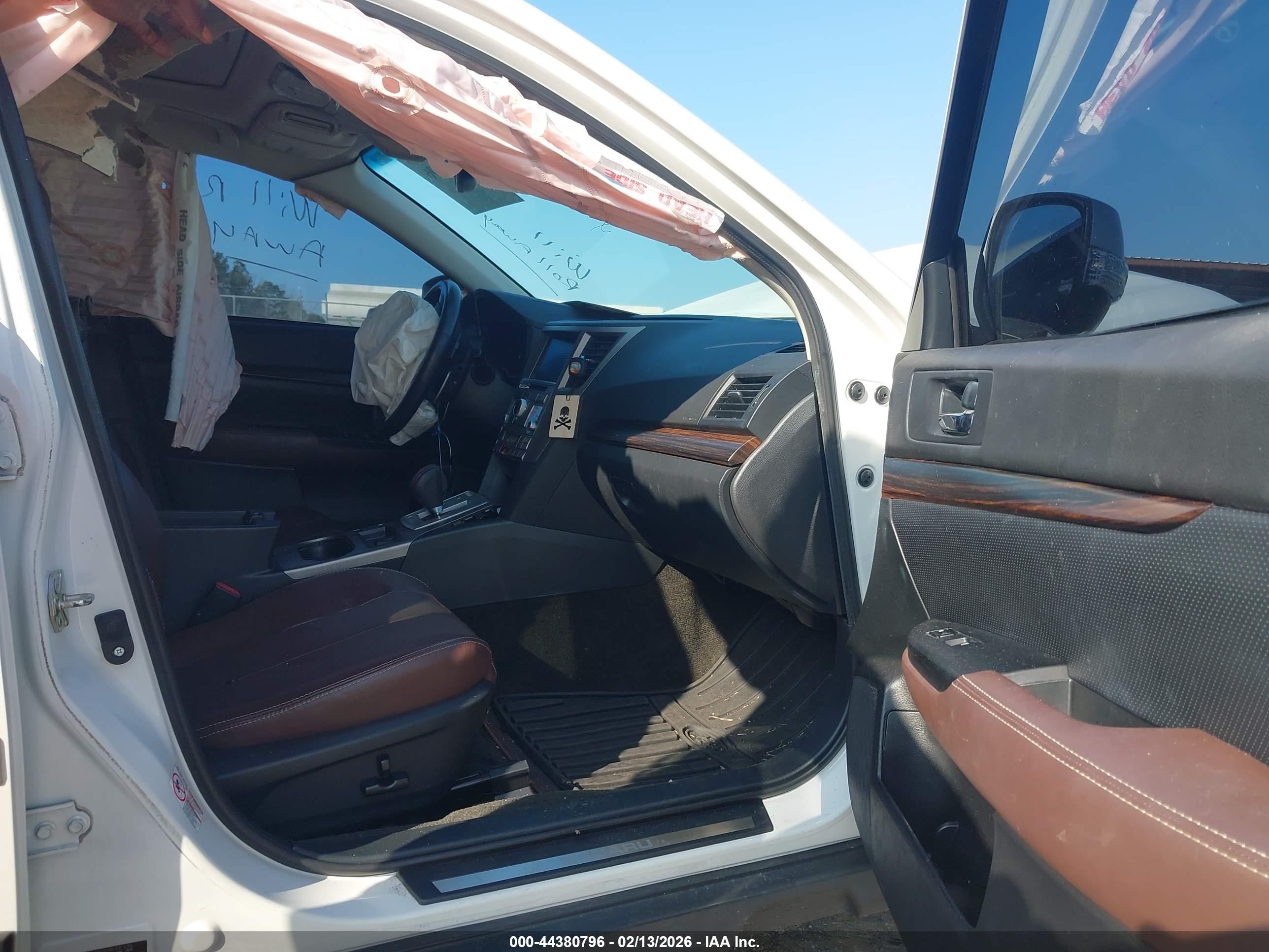 SUBARU OUTBACK image 5