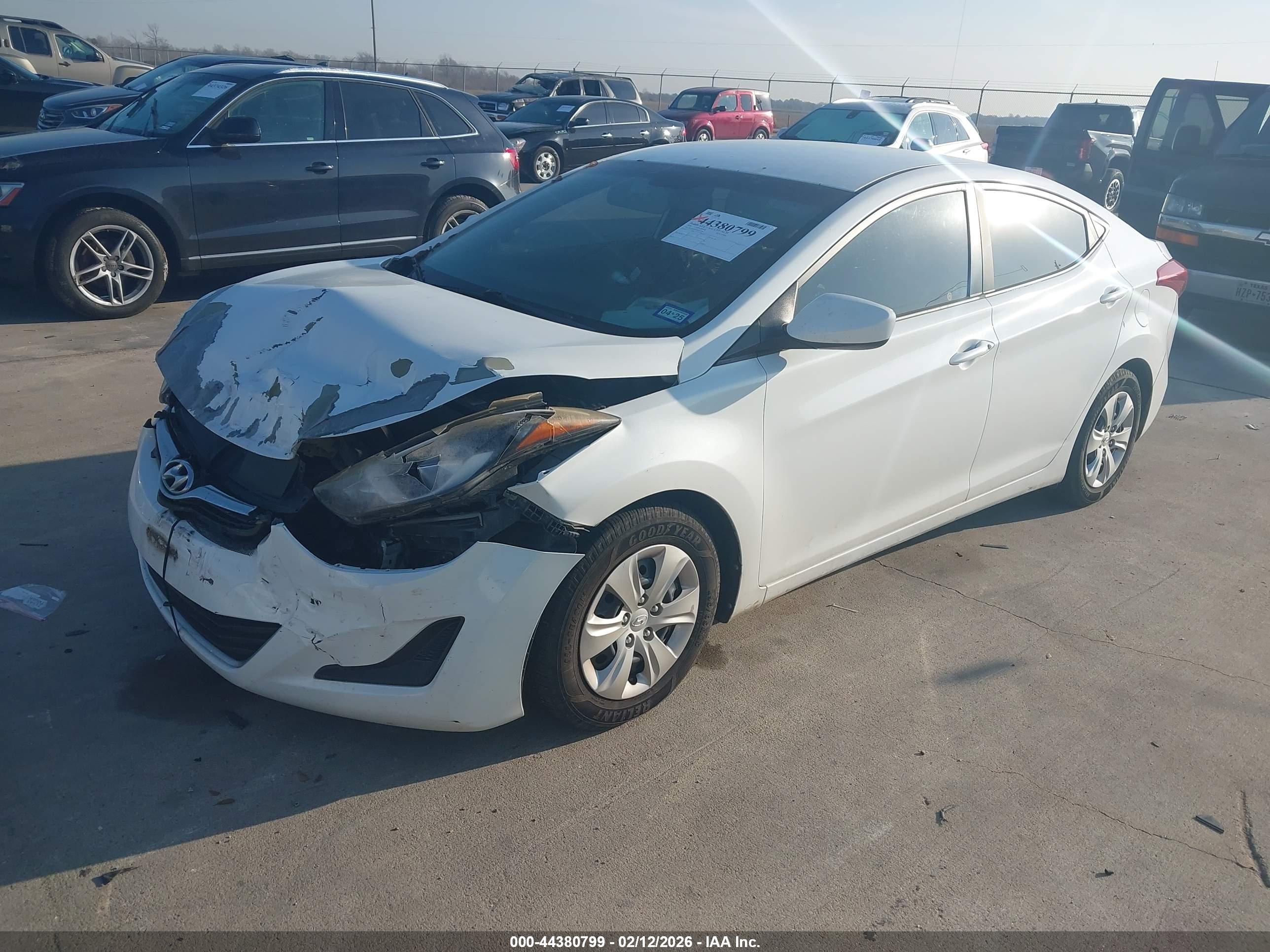 HYUNDAI ELANTRA image 2