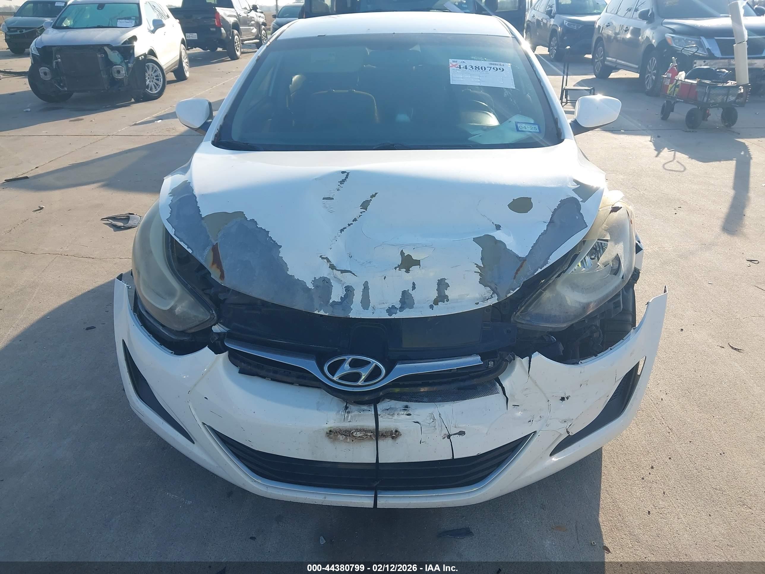 HYUNDAI ELANTRA image 6