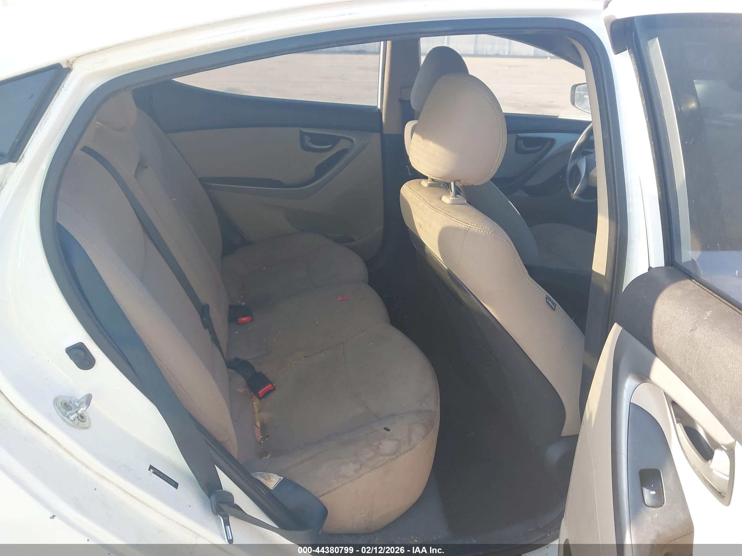 HYUNDAI ELANTRA image 8