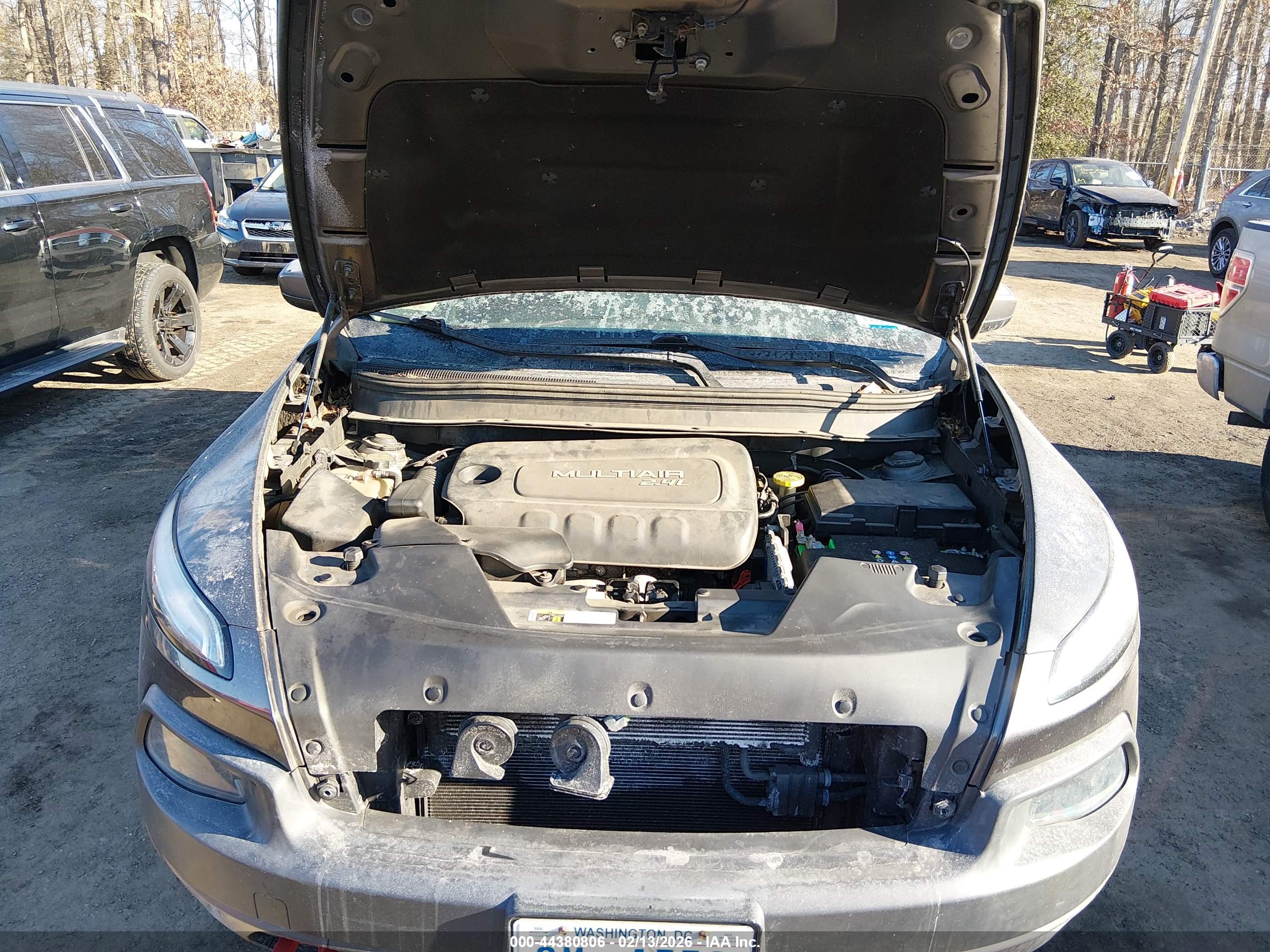 JEEP CHEROKEE image 10