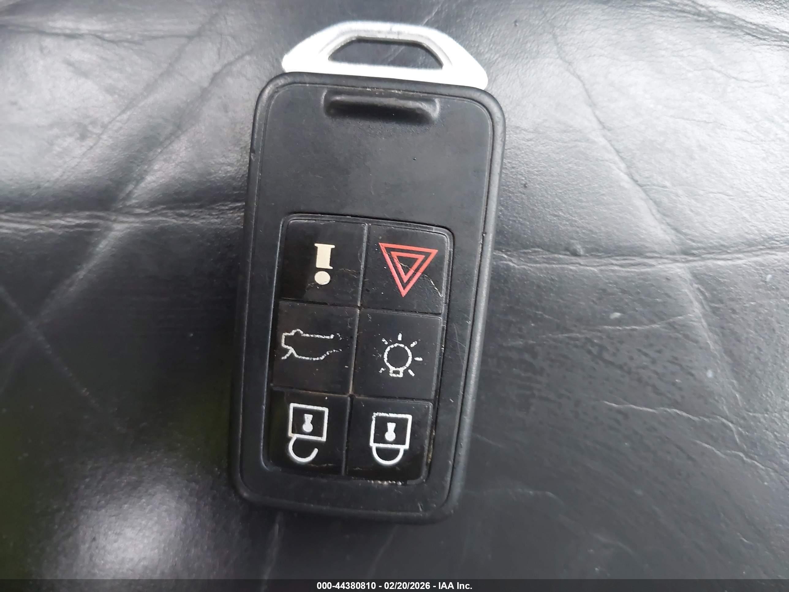 VOLVO XC60 image 11