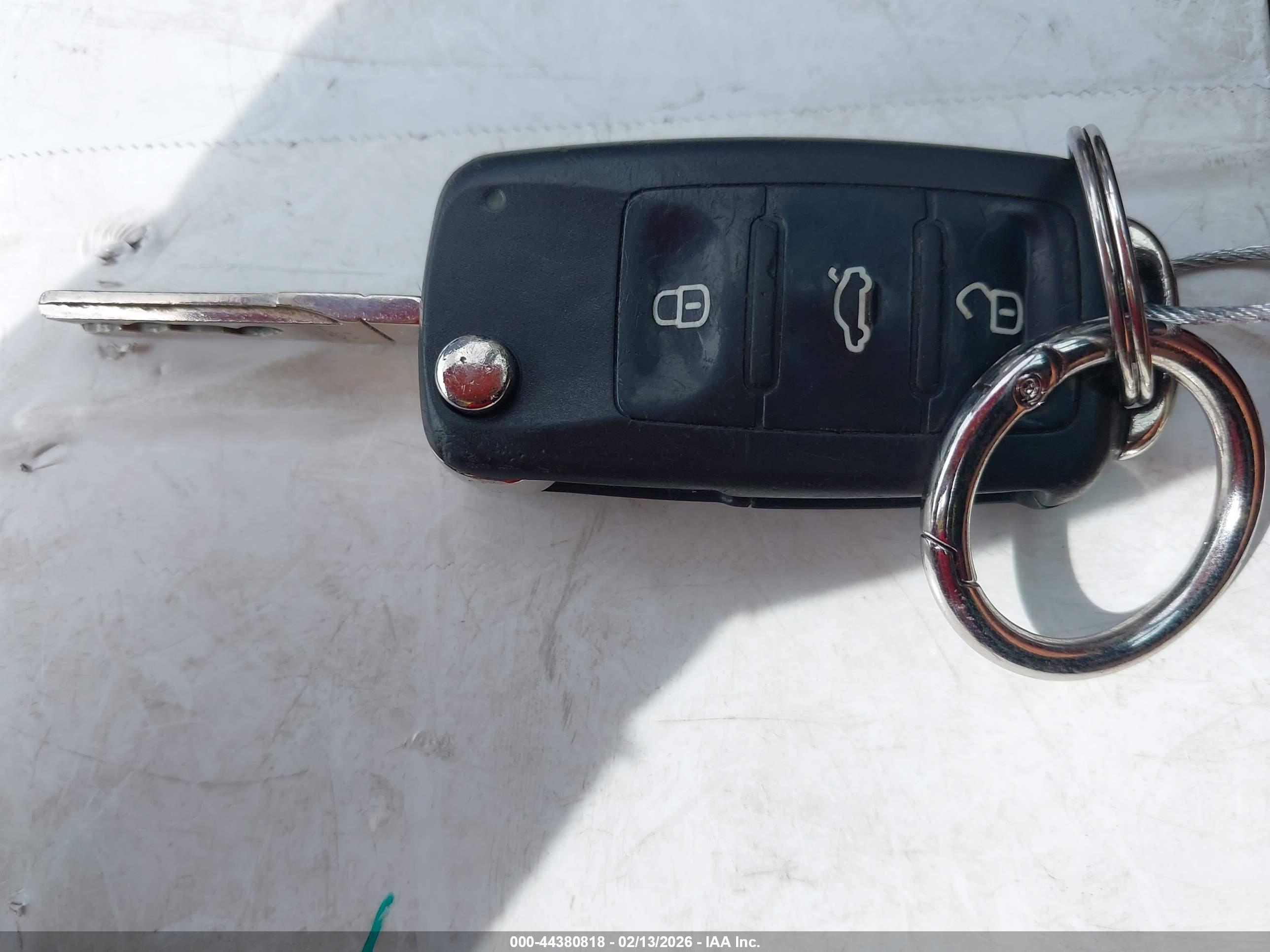 VOLKSWAGEN GTI image 11