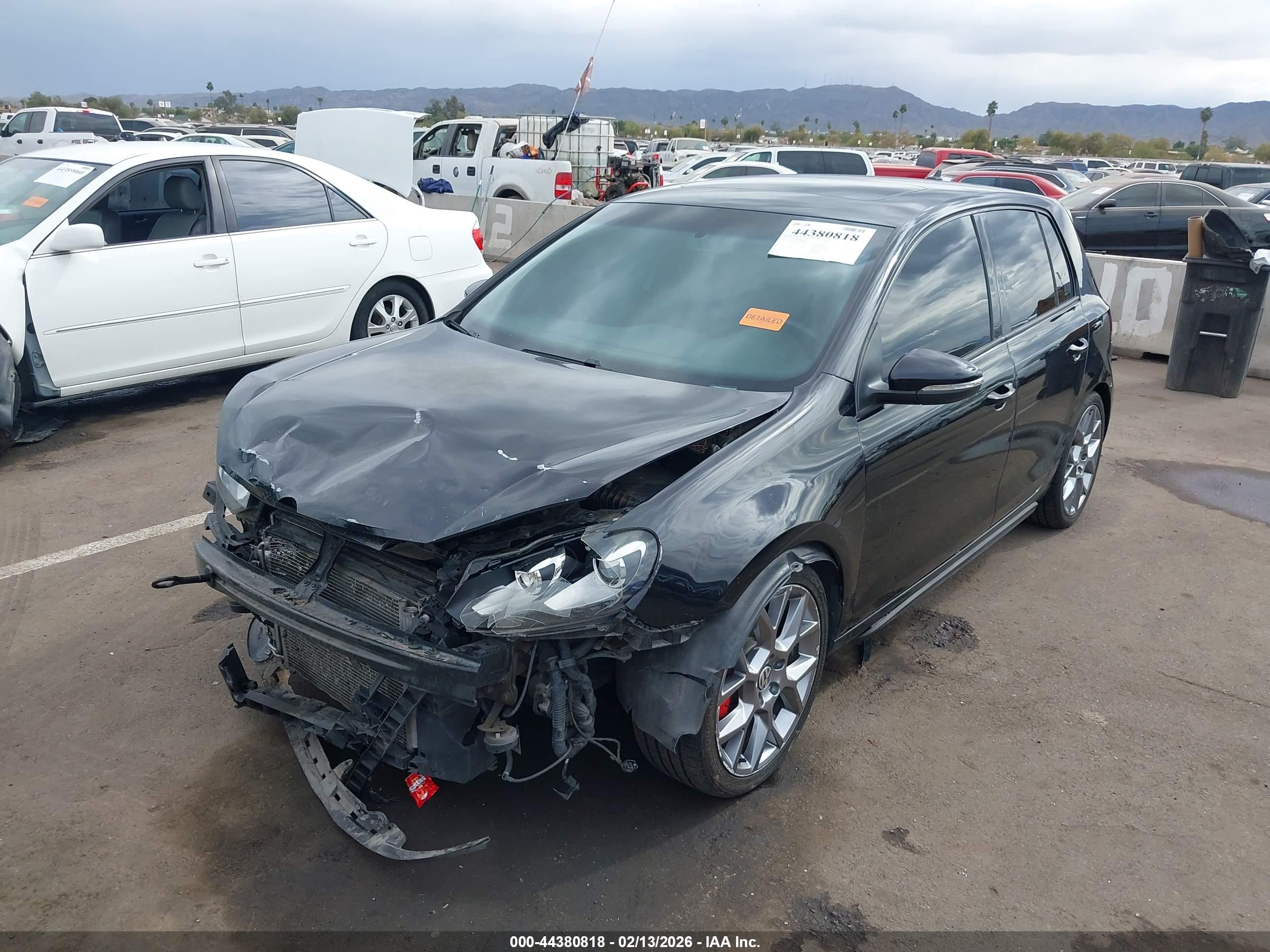 VOLKSWAGEN GTI image 2
