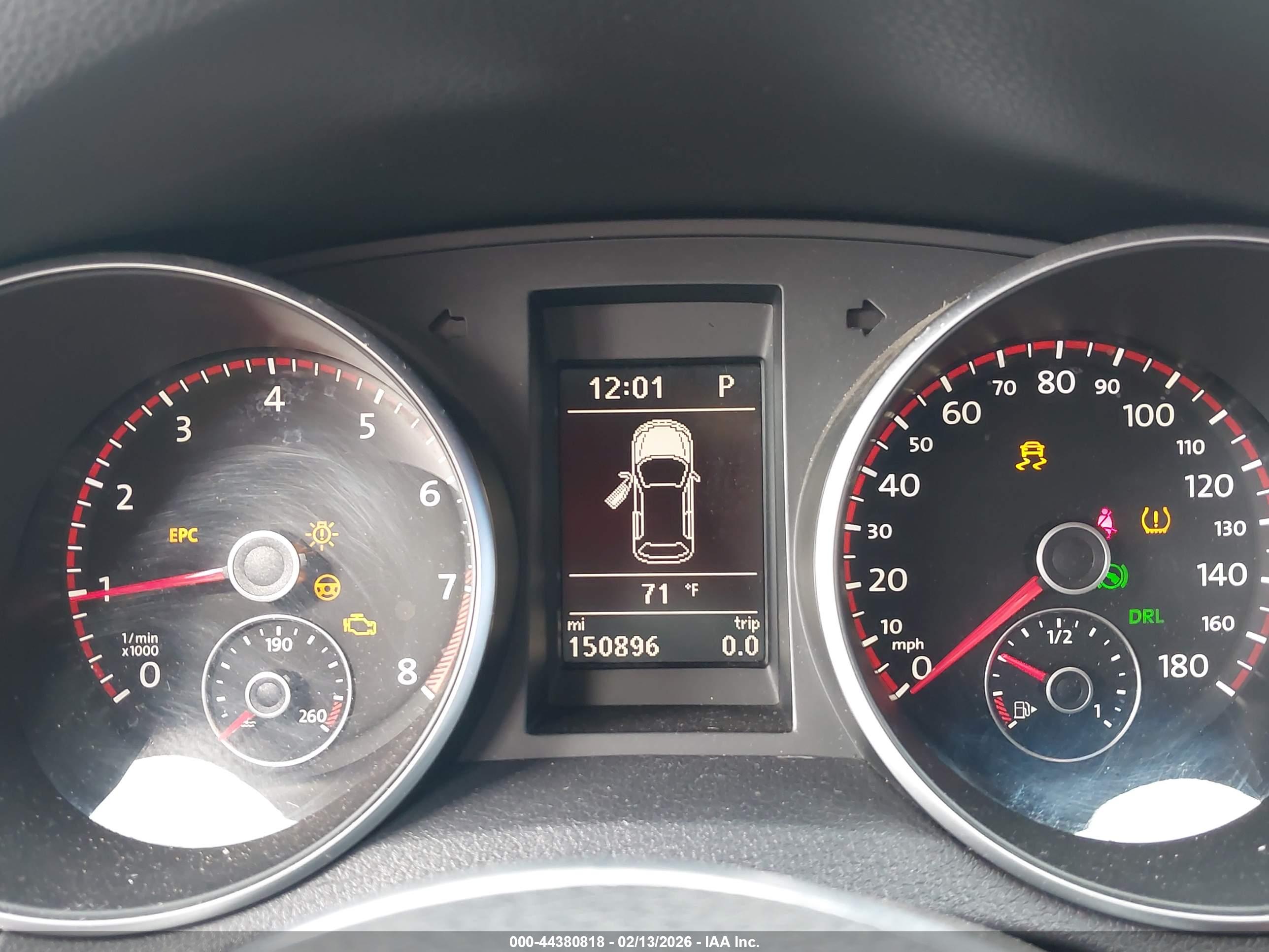 VOLKSWAGEN GTI image 7