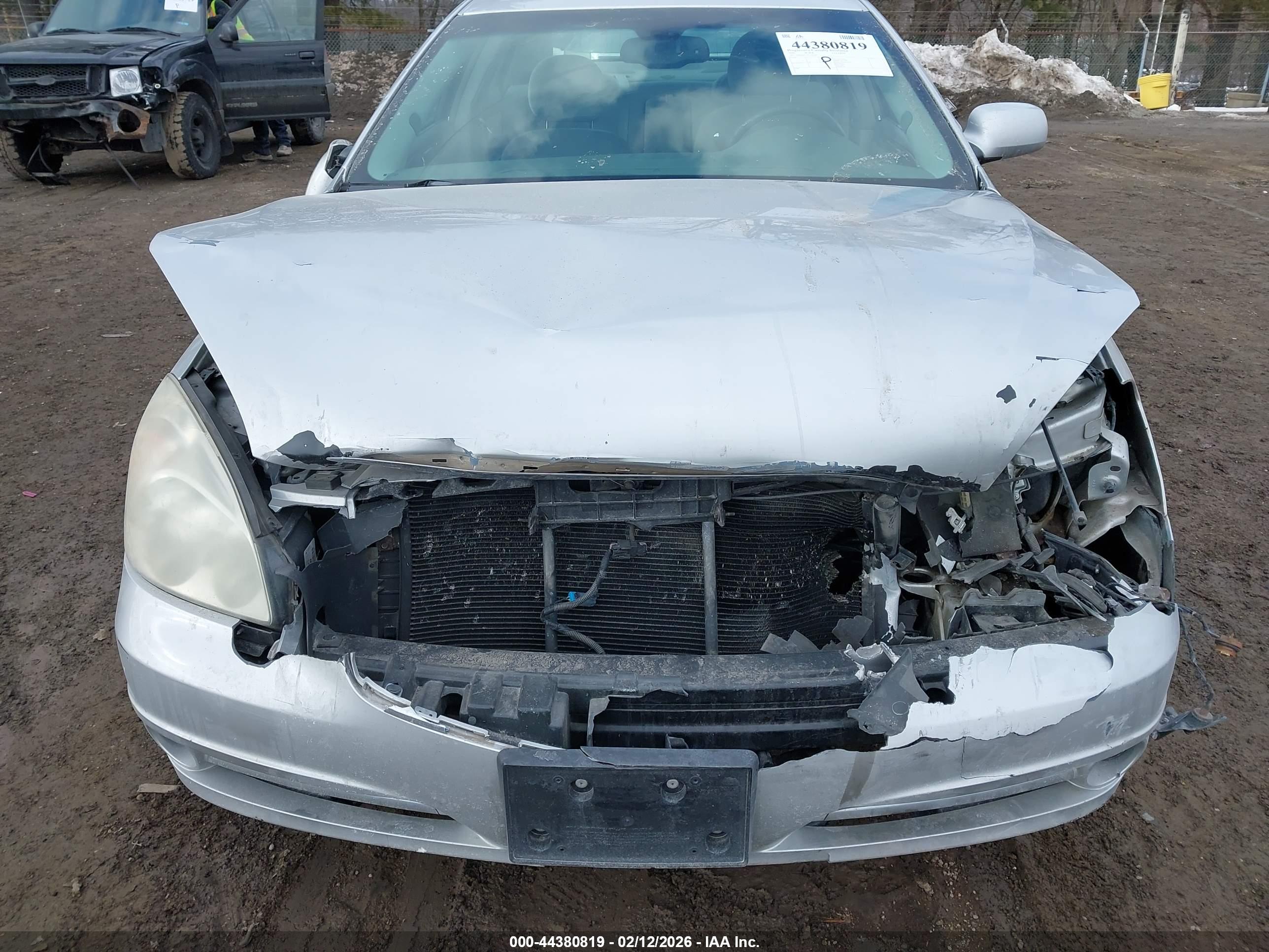 BUICK LUCERNE image 6