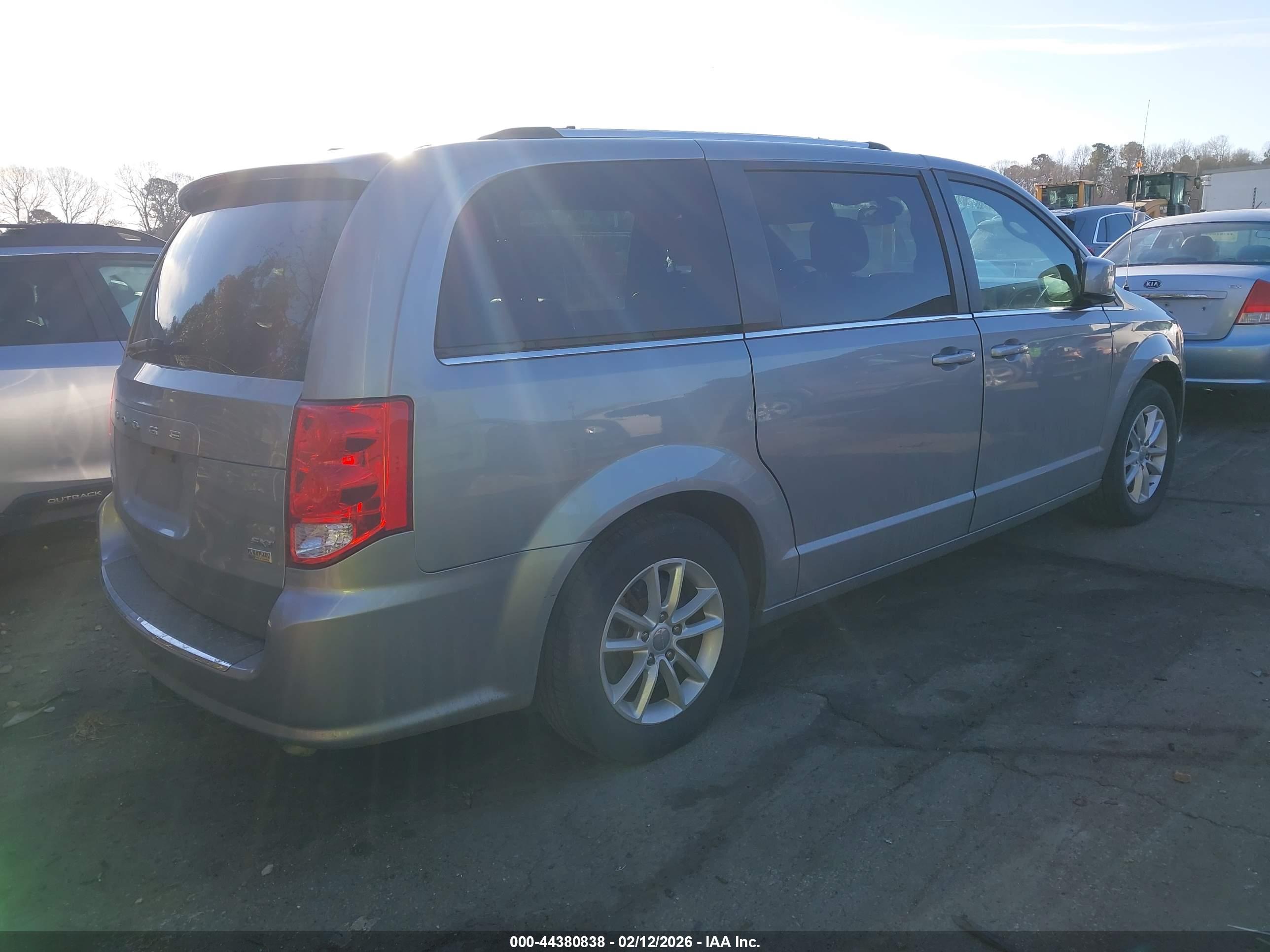 DODGE GRAND image 4