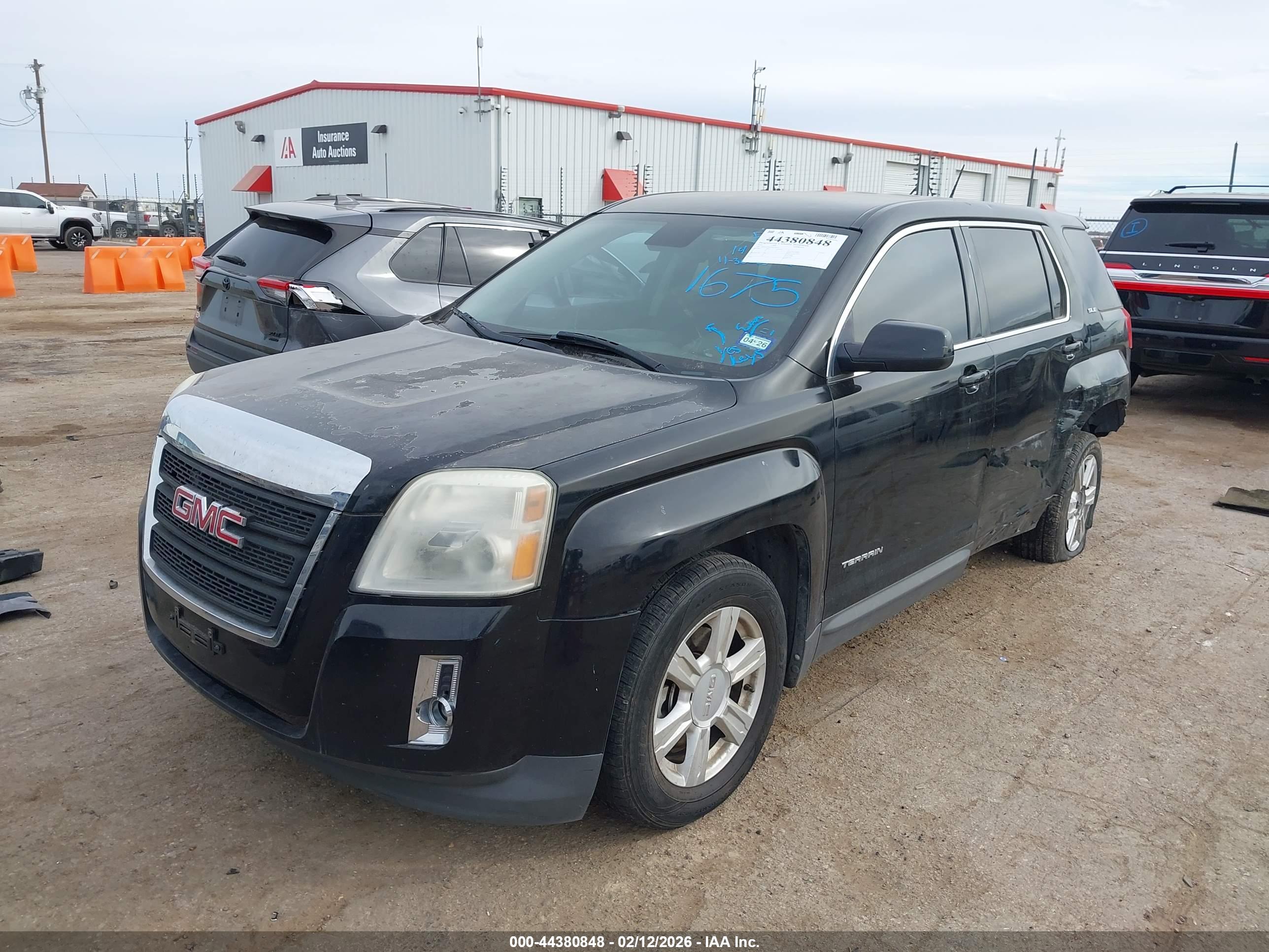 GMC TERRAIN image 2