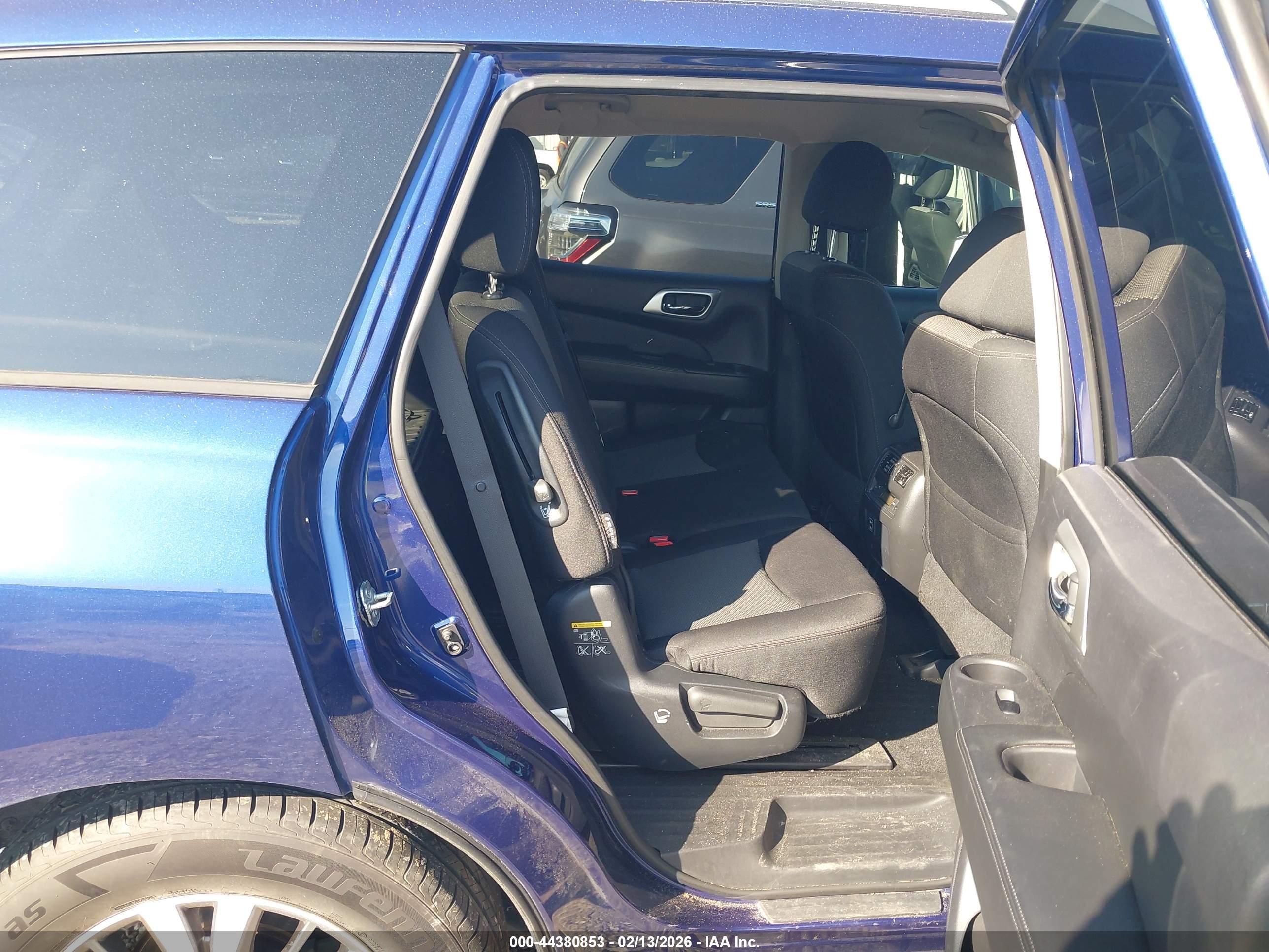 NISSAN PATHFINDER image 8