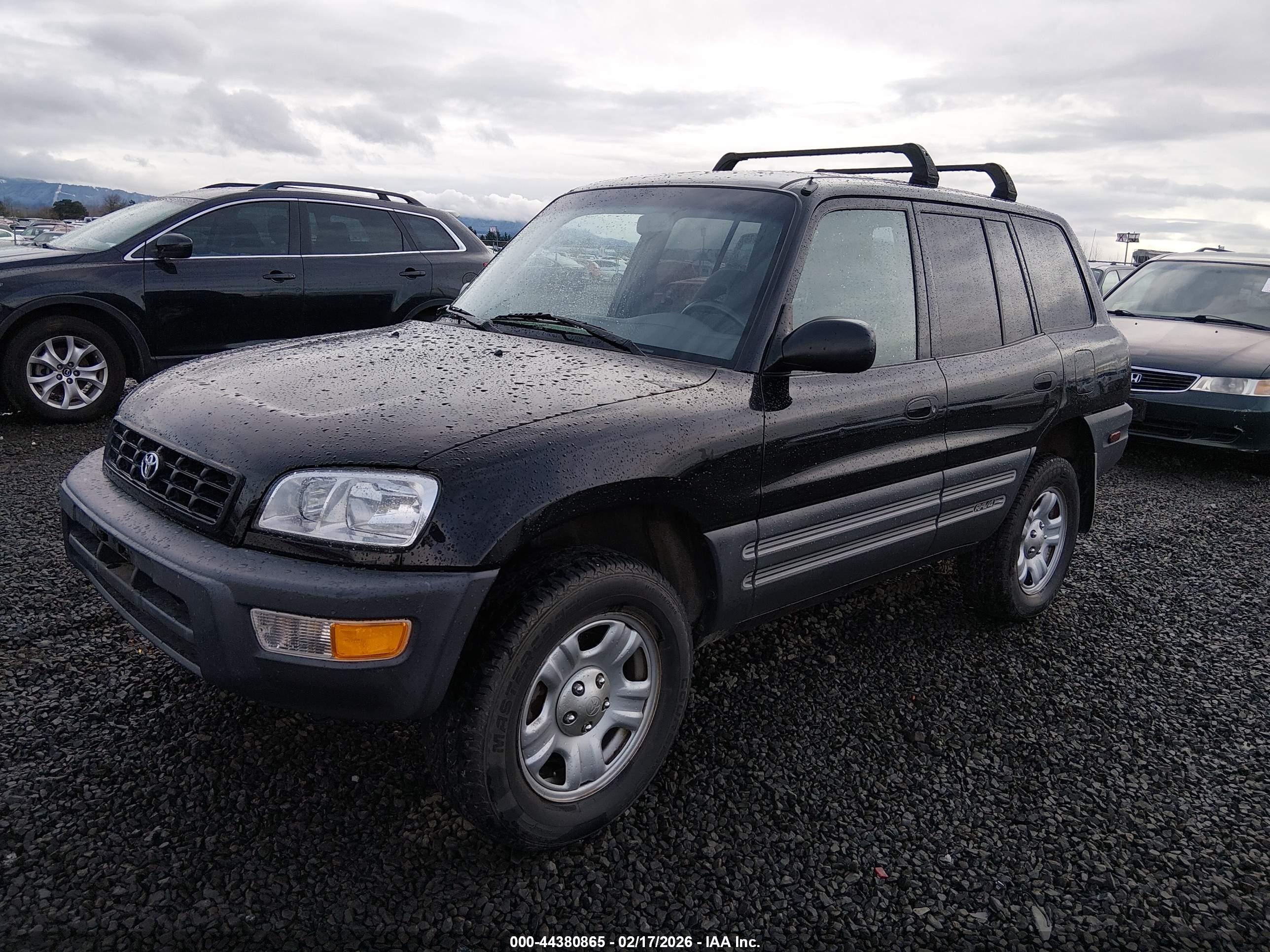 TOYOTA RAV4 image 2