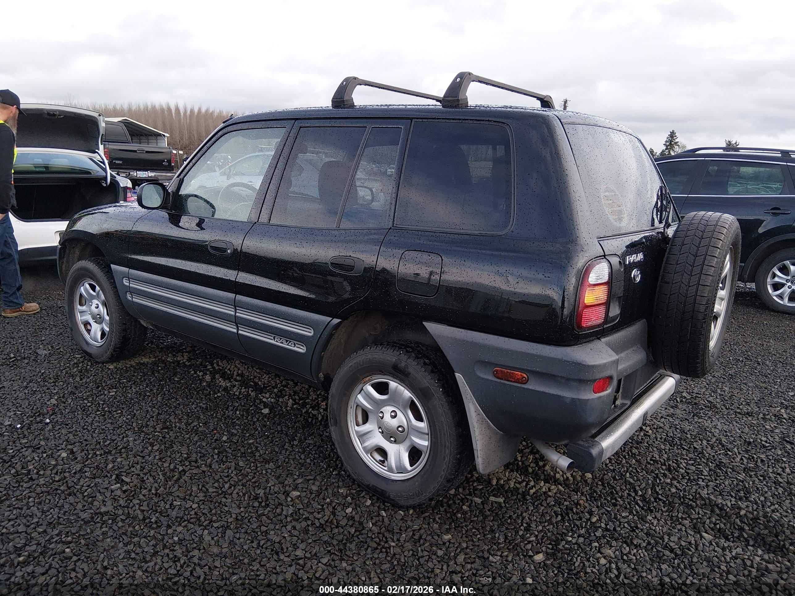 TOYOTA RAV4 image 3