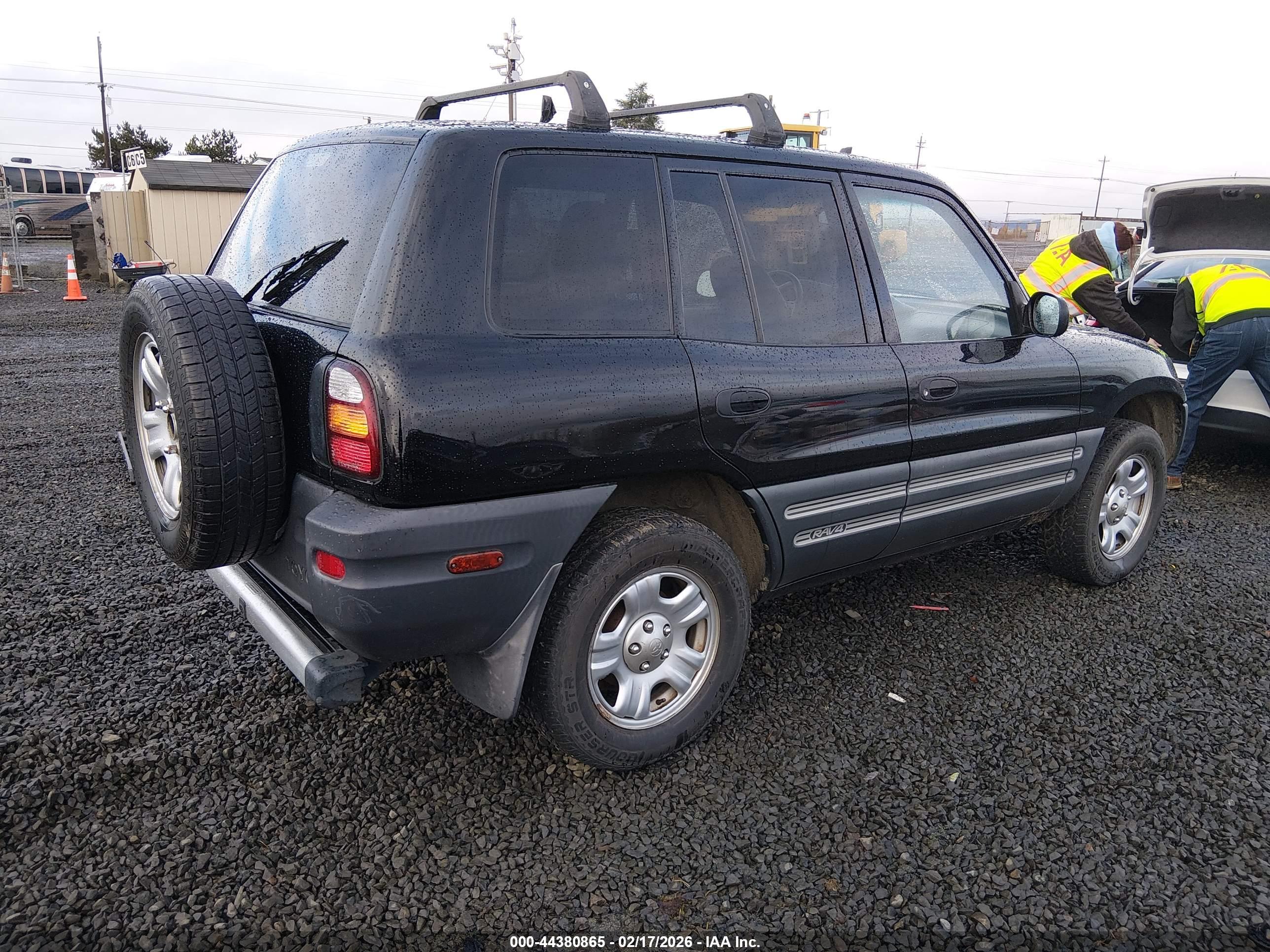 TOYOTA RAV4 image 4