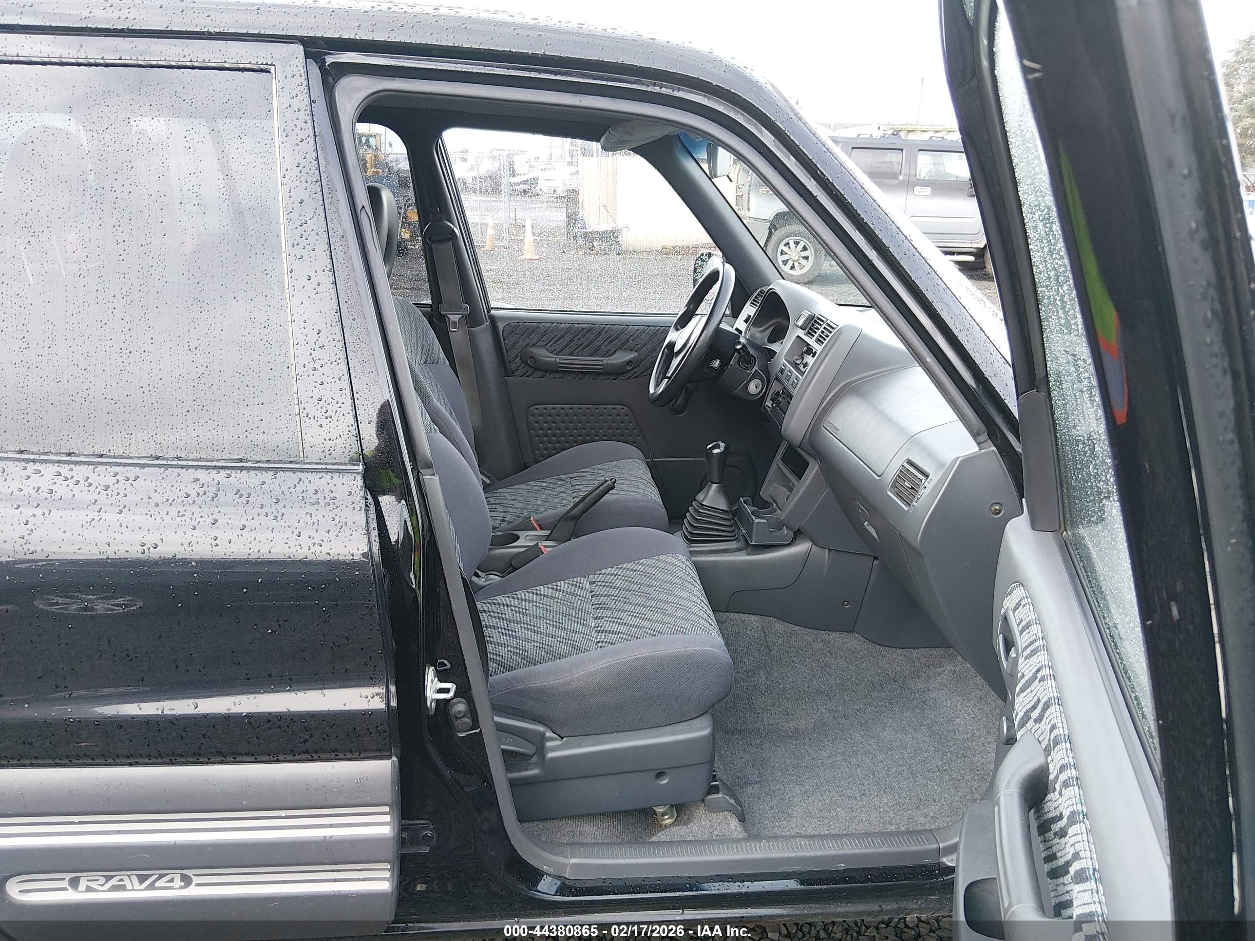 TOYOTA RAV4 image 5