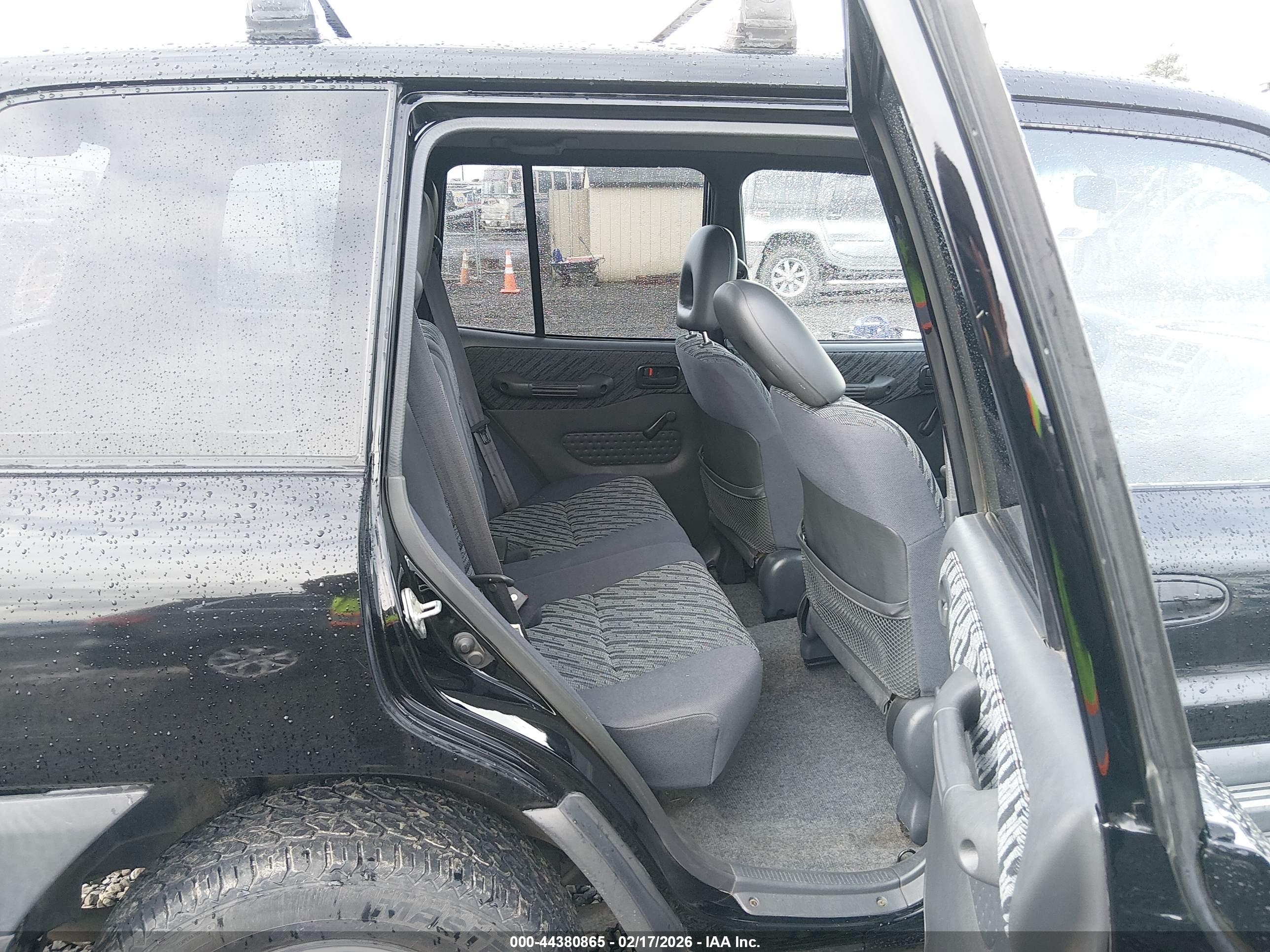 TOYOTA RAV4 image 8