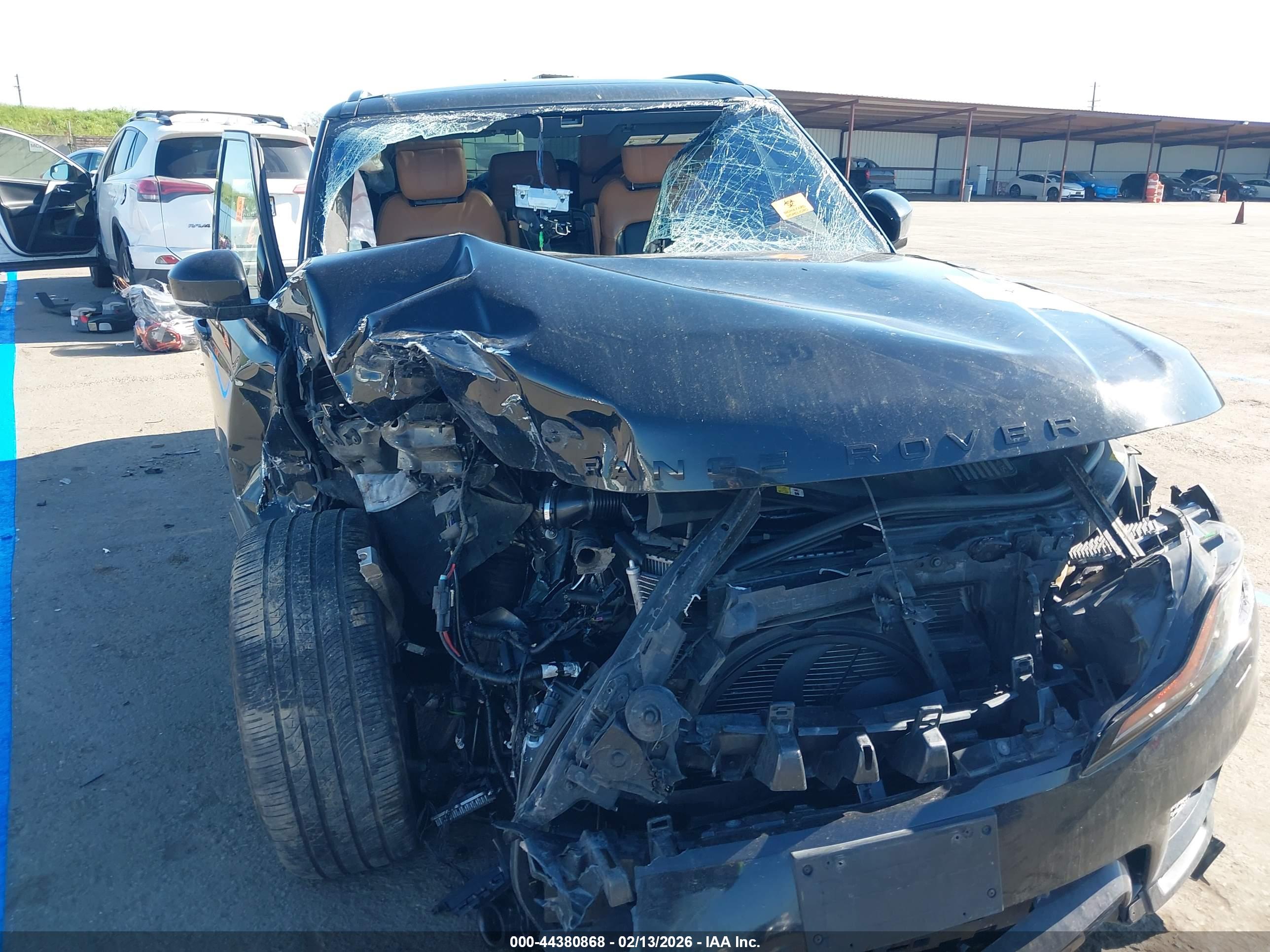 LAND ROVER image 6