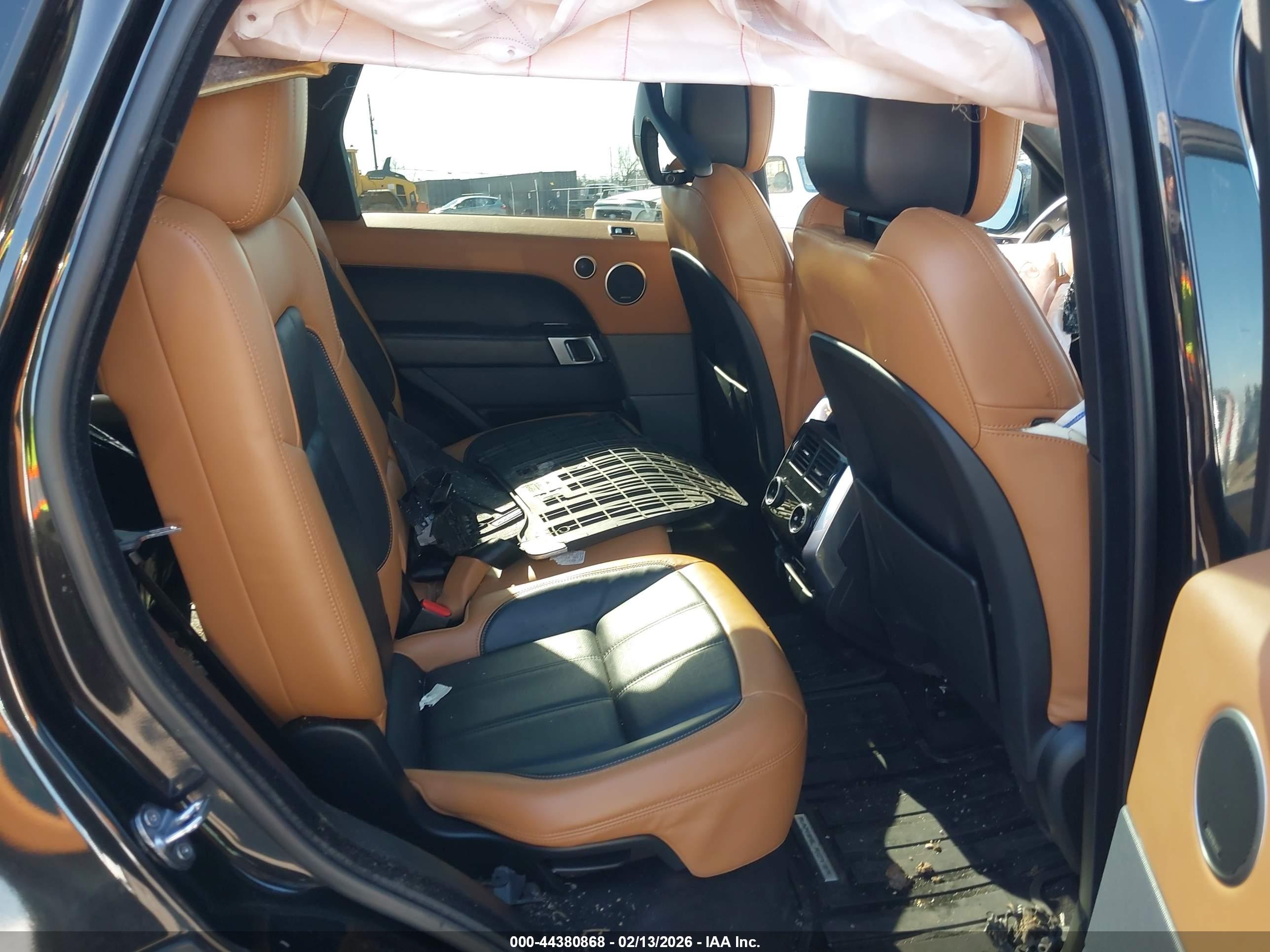 LAND ROVER image 8