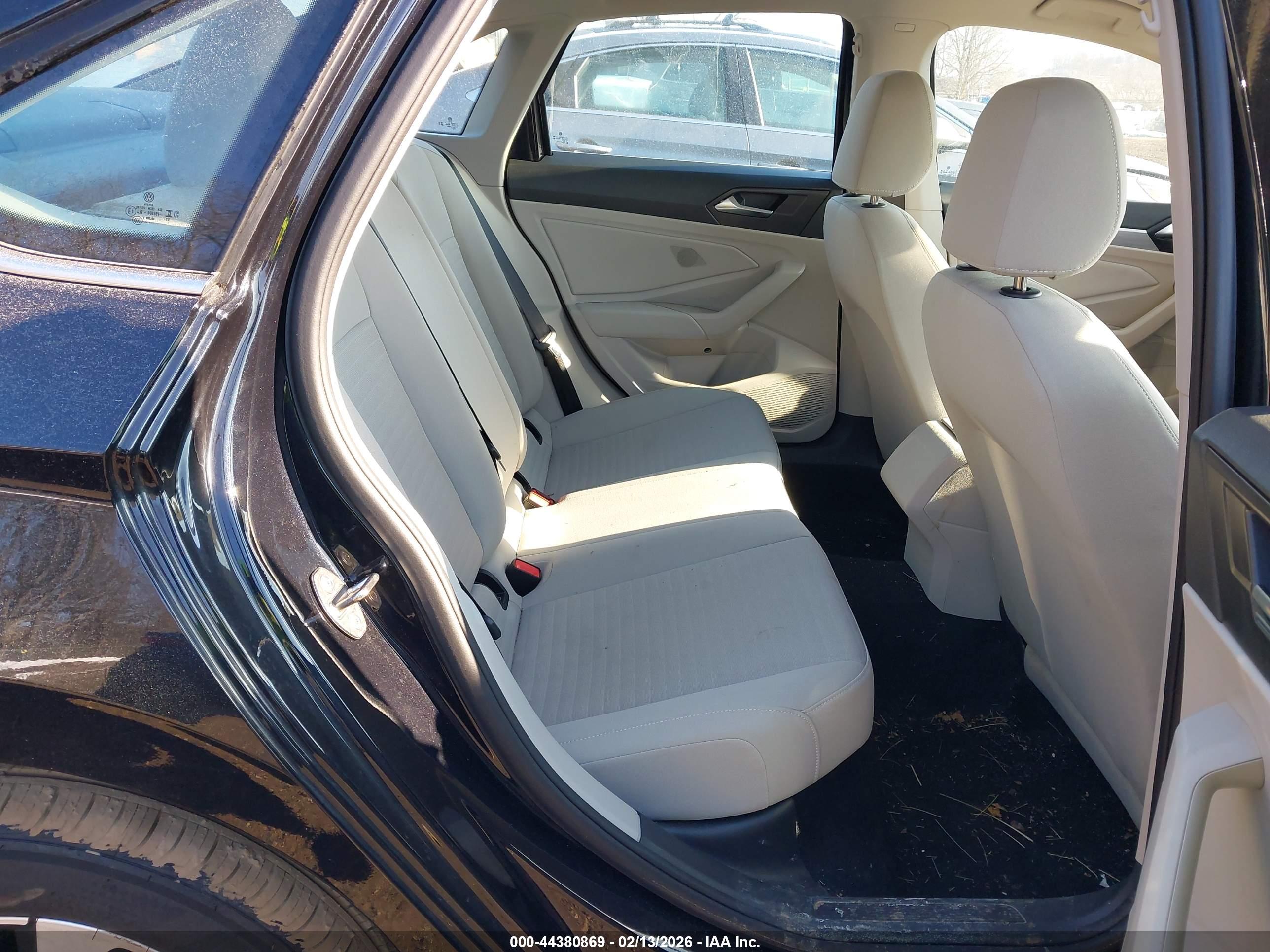 VOLKSWAGEN JETTA image 8