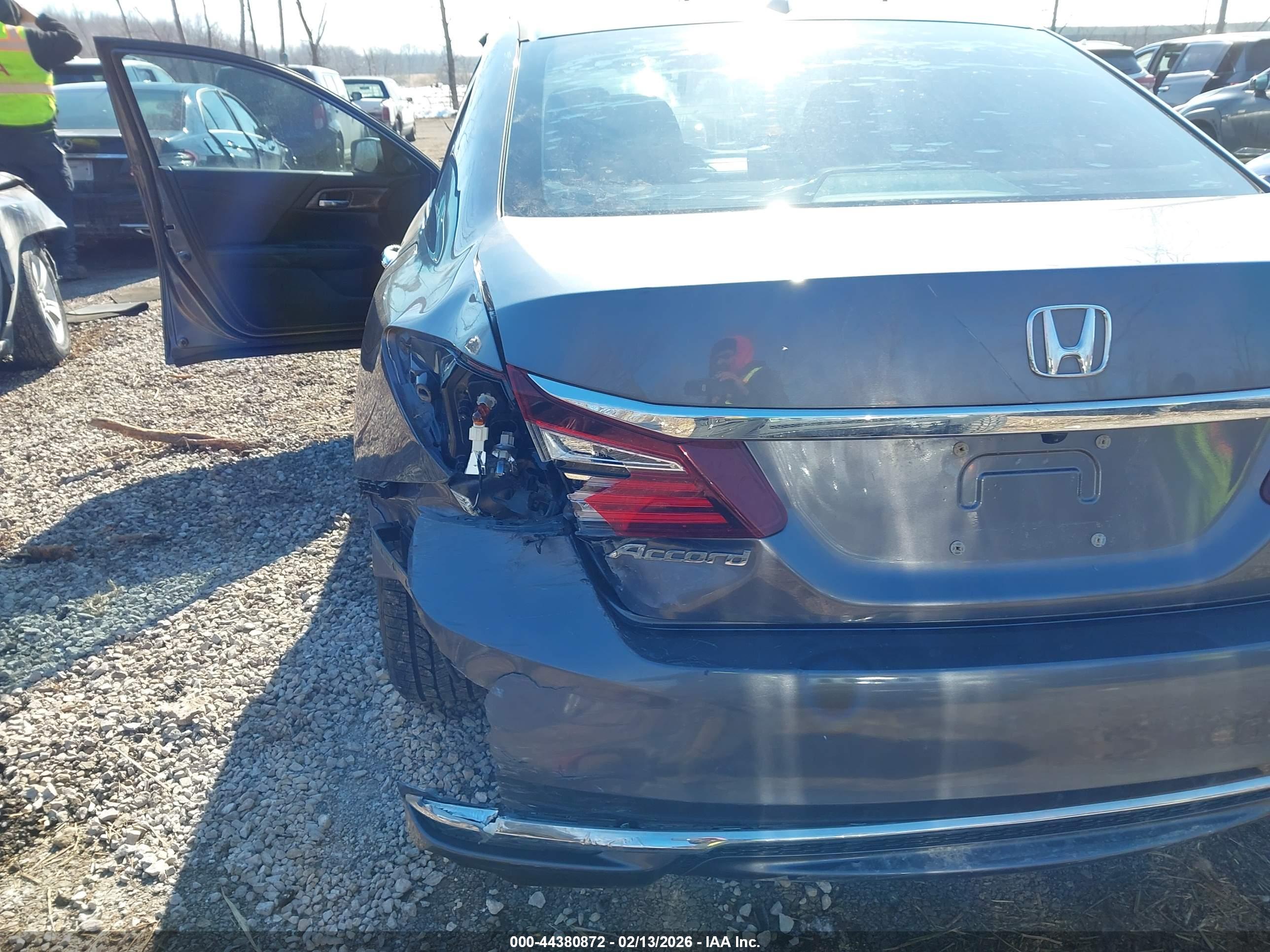 HONDA ACCORD image 6