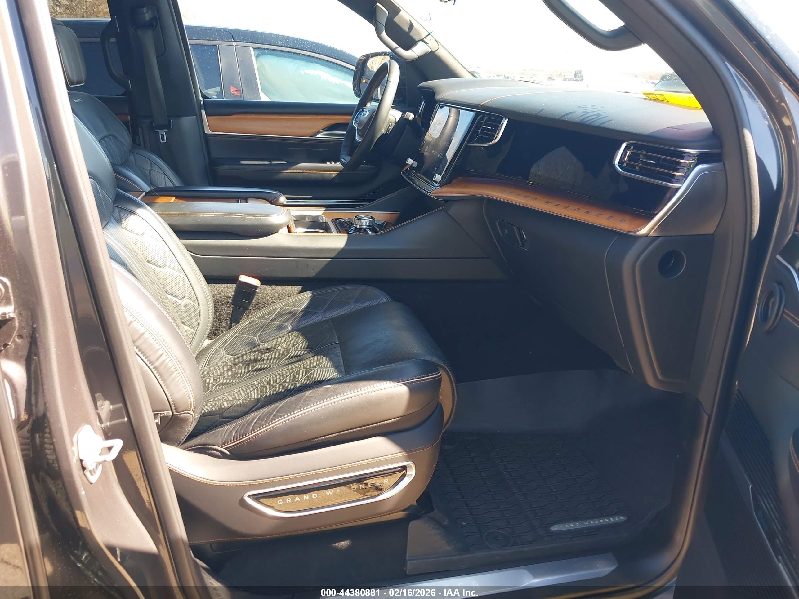 JEEP GRAND image 5