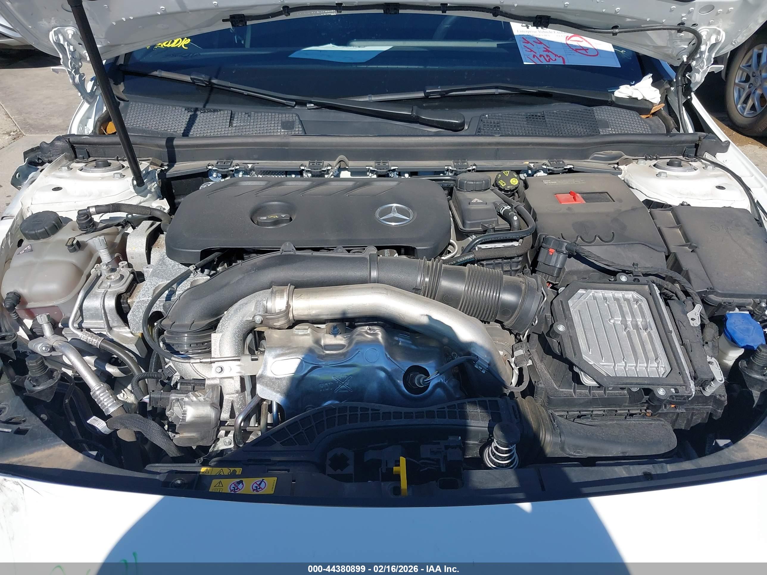 MERCEDES-BENZ CLA image 10