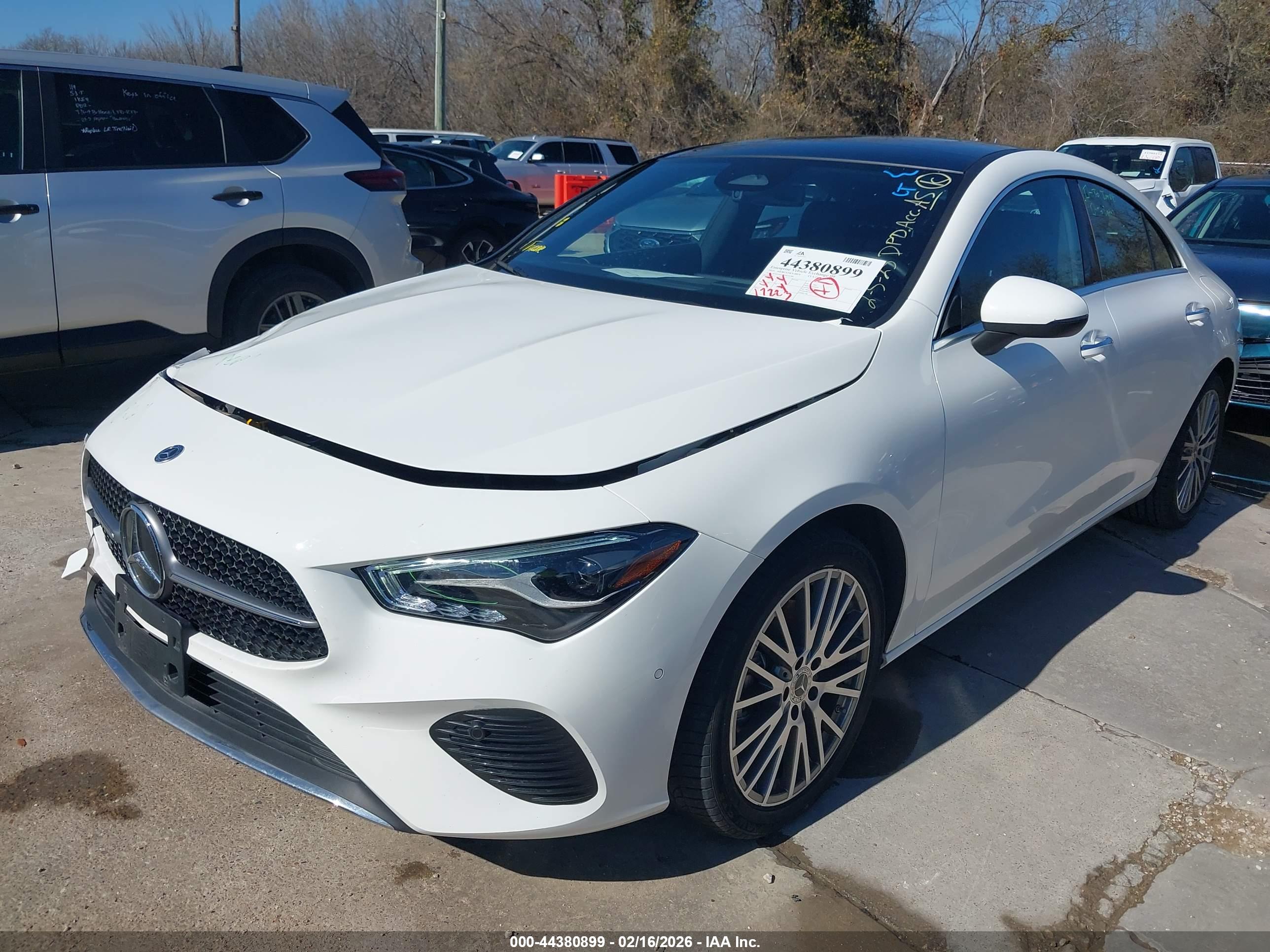 MERCEDES-BENZ CLA image 2