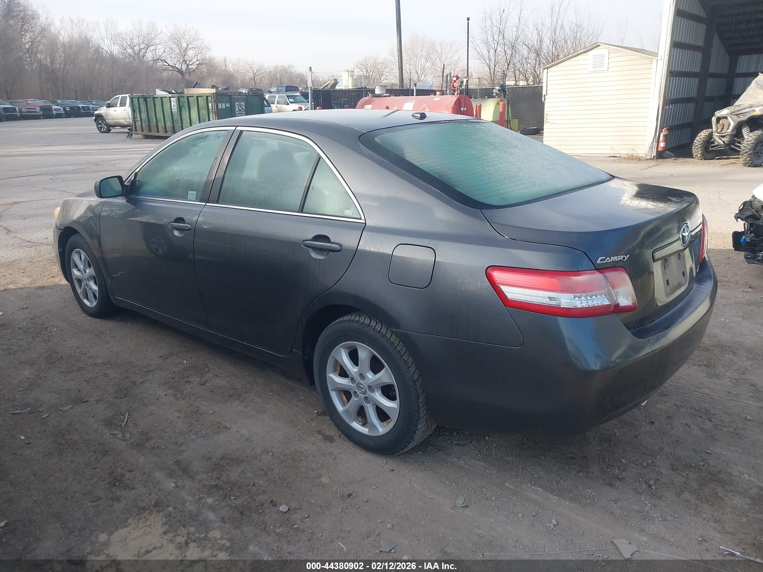 TOYOTA CAMRY image 3