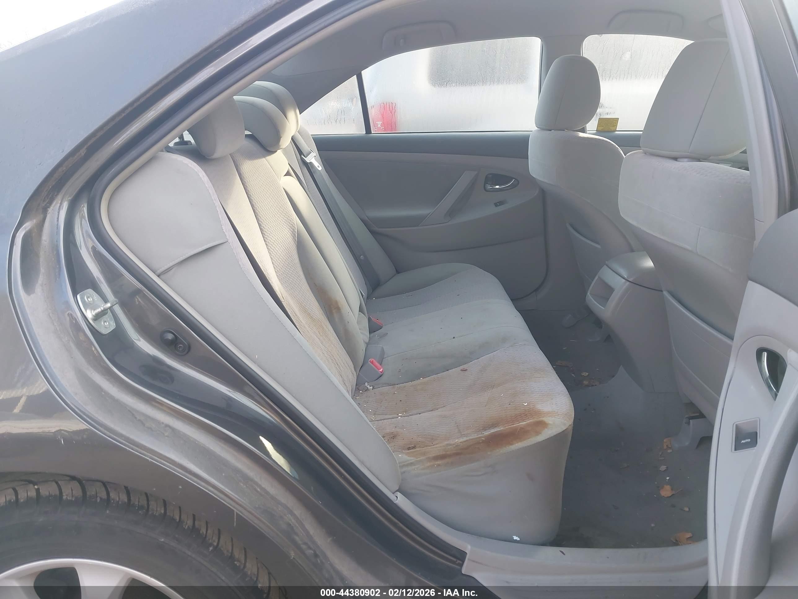 TOYOTA CAMRY image 8
