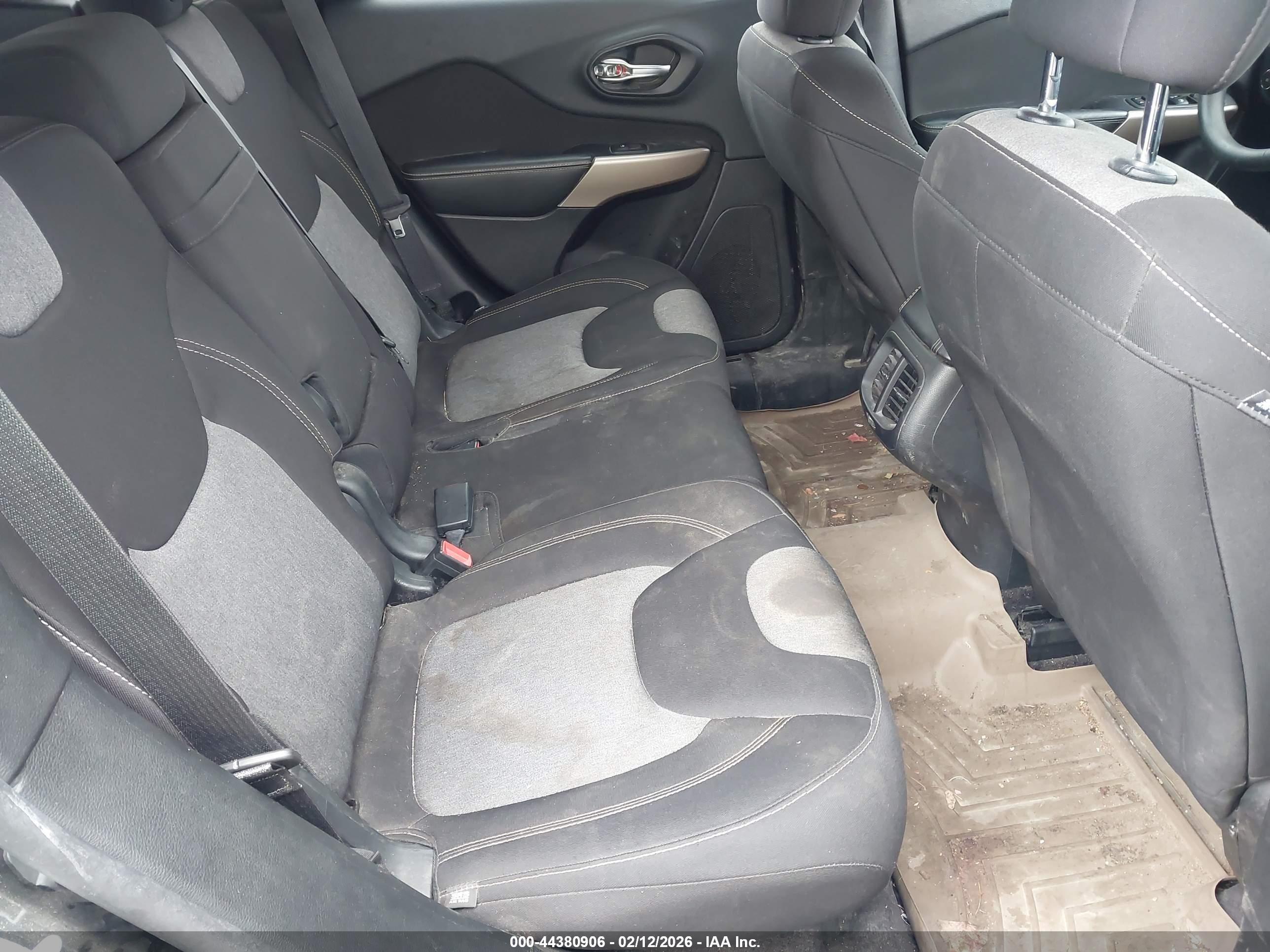 JEEP CHEROKEE image 8