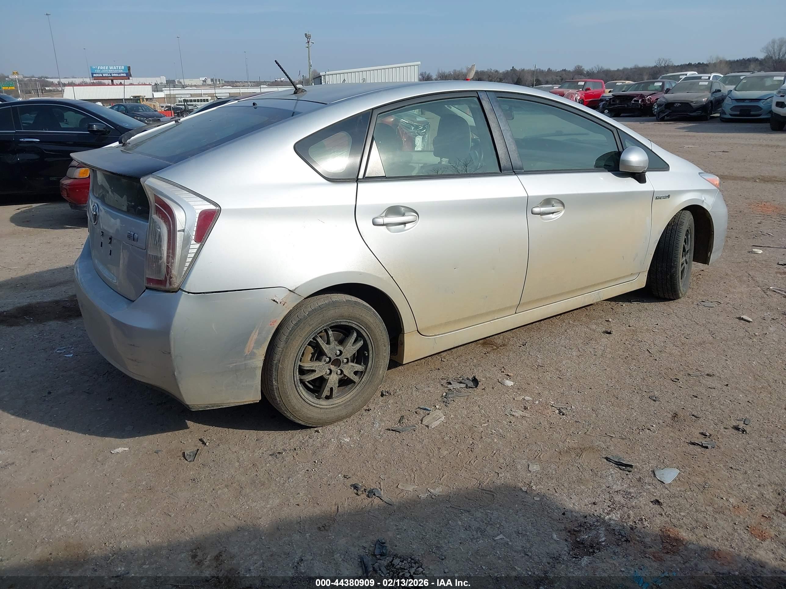 TOYOTA PRIUS image 4