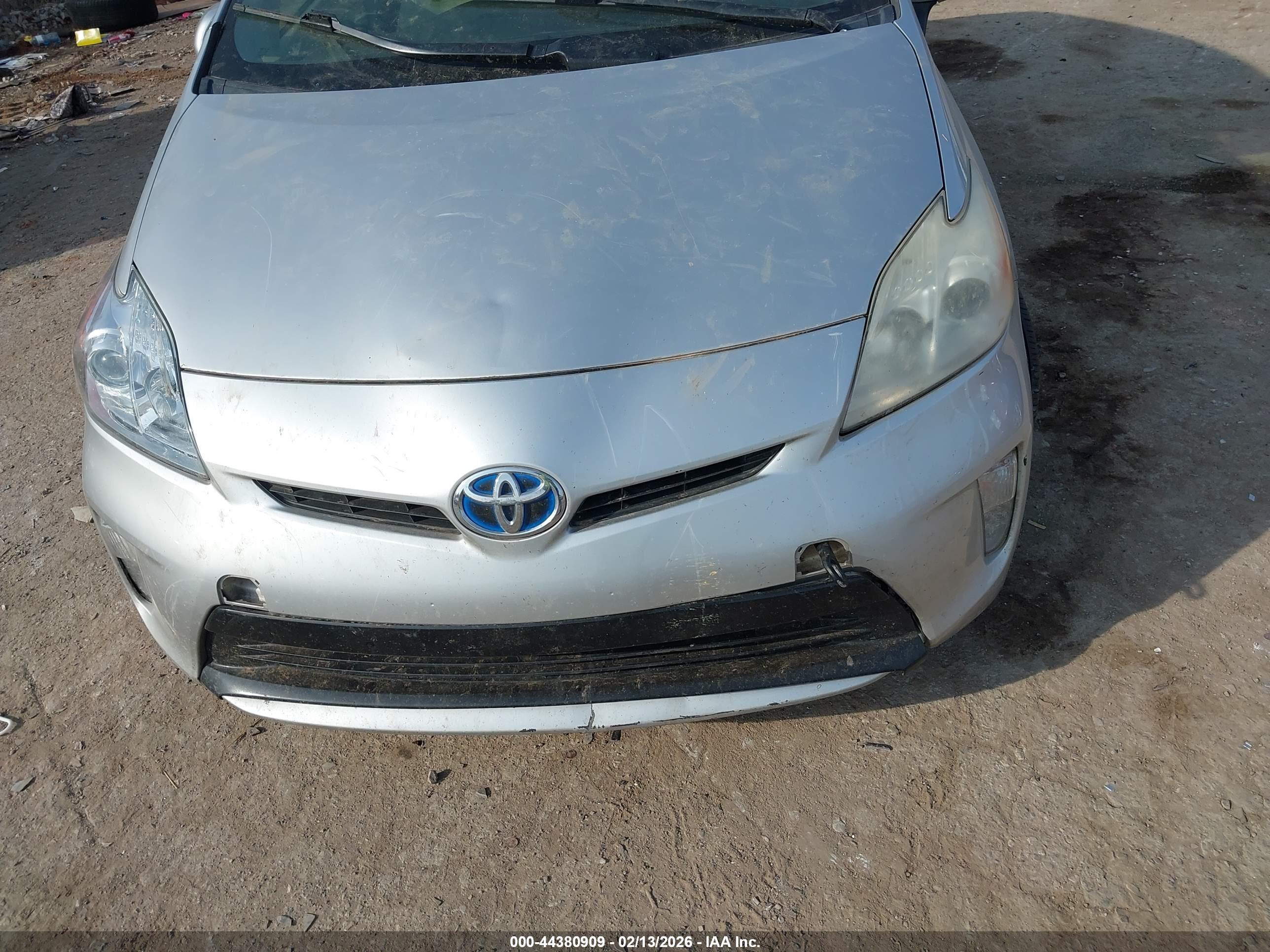 TOYOTA PRIUS image 6