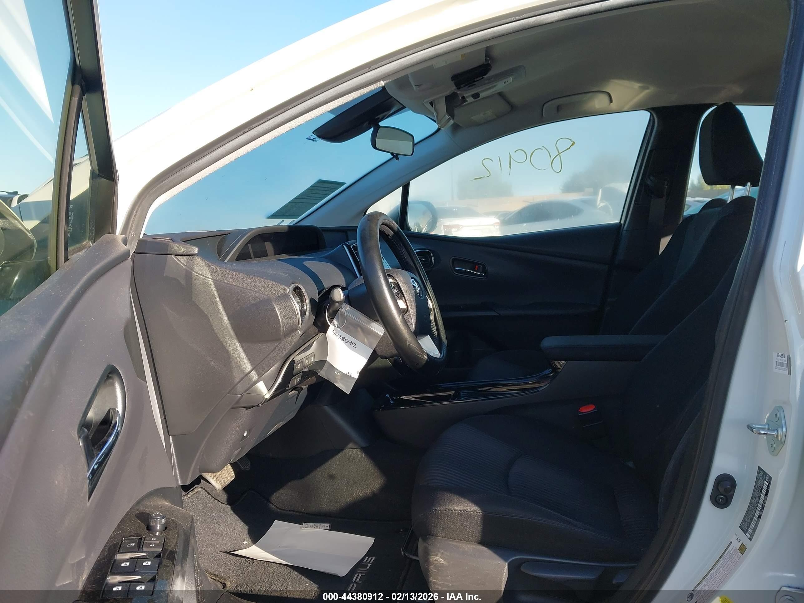 TOYOTA PRIUS image 5