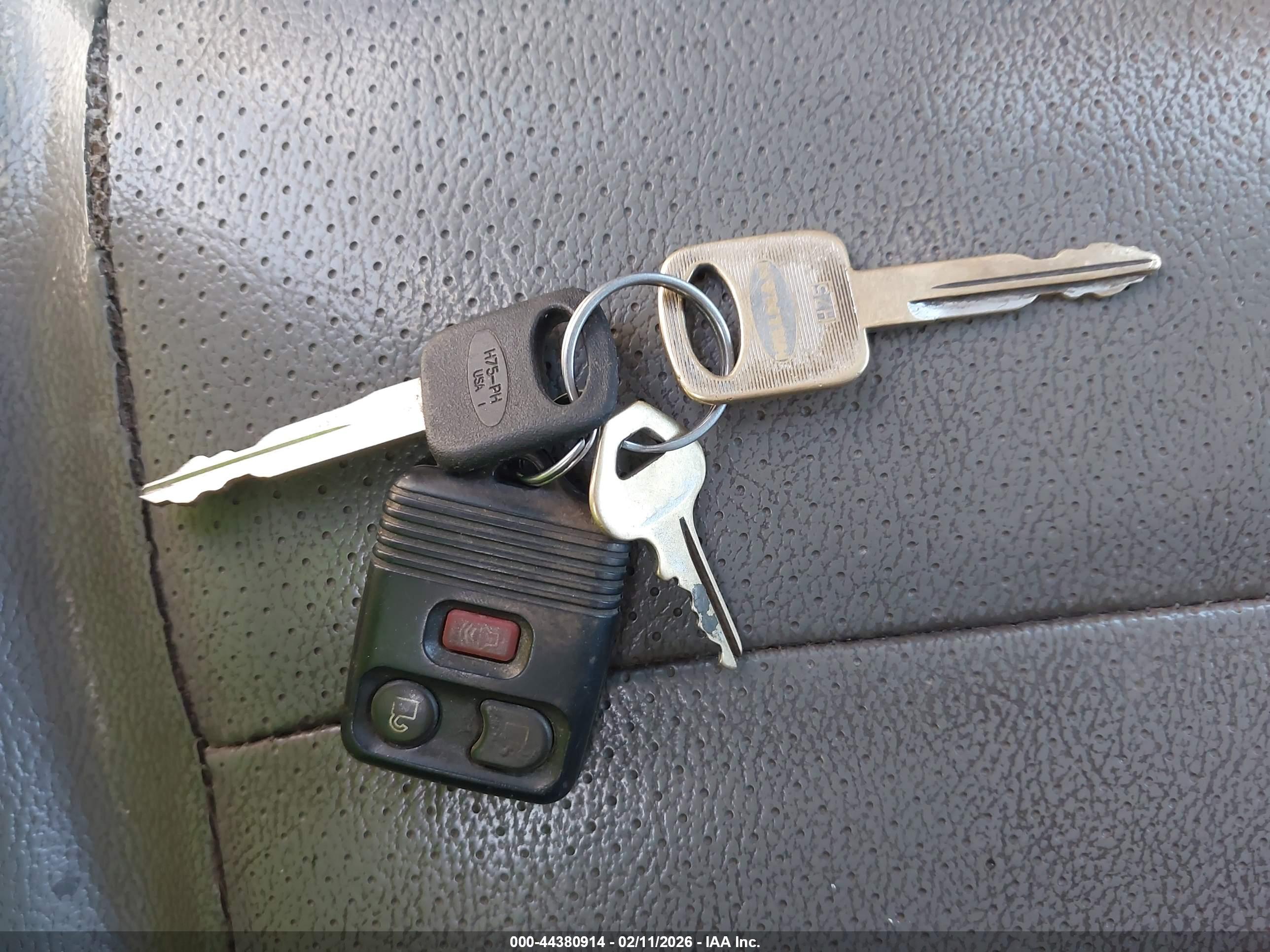 FORD E-250 image 11