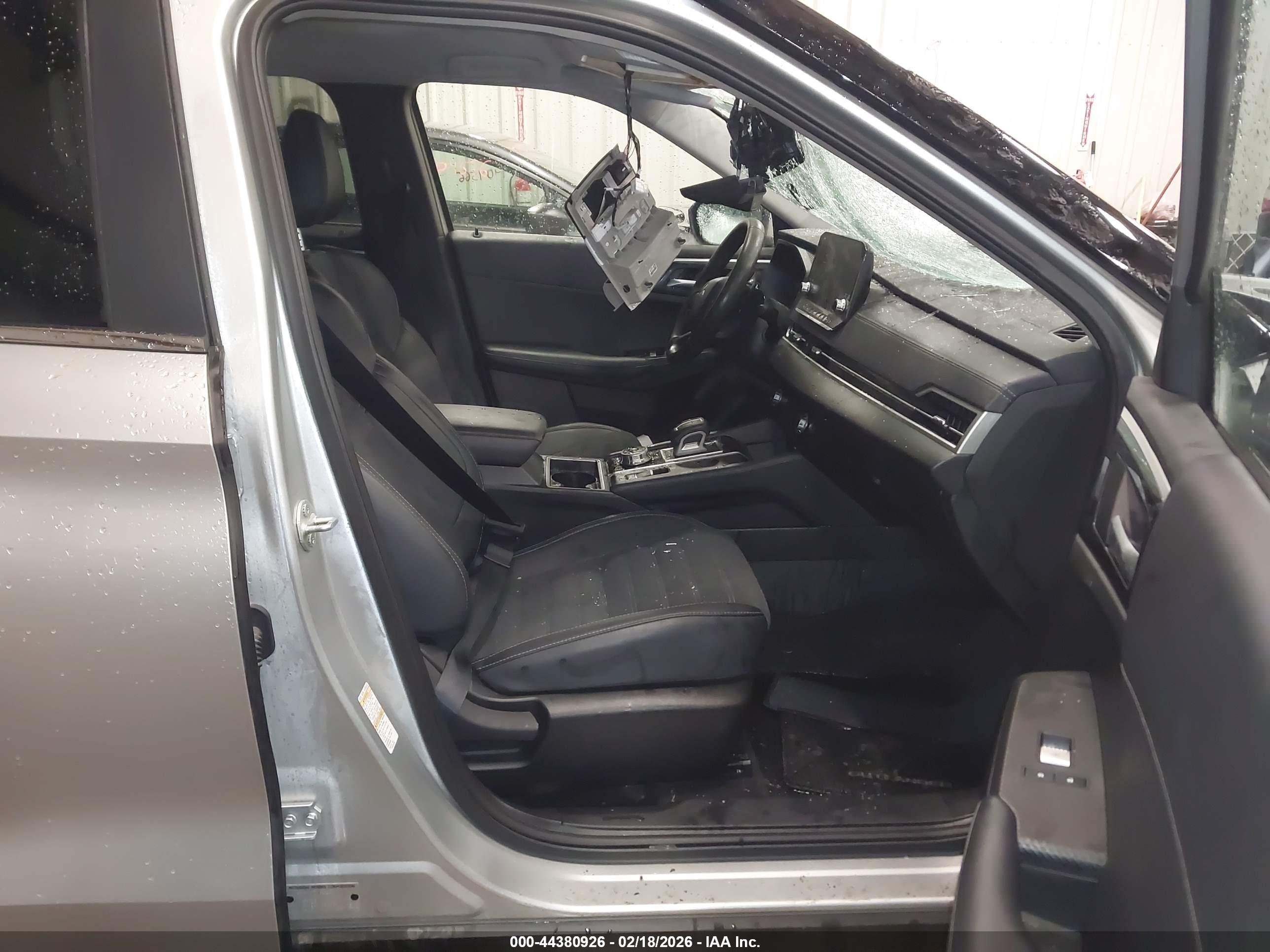 MITSUBISHI OUTLANDER image 5