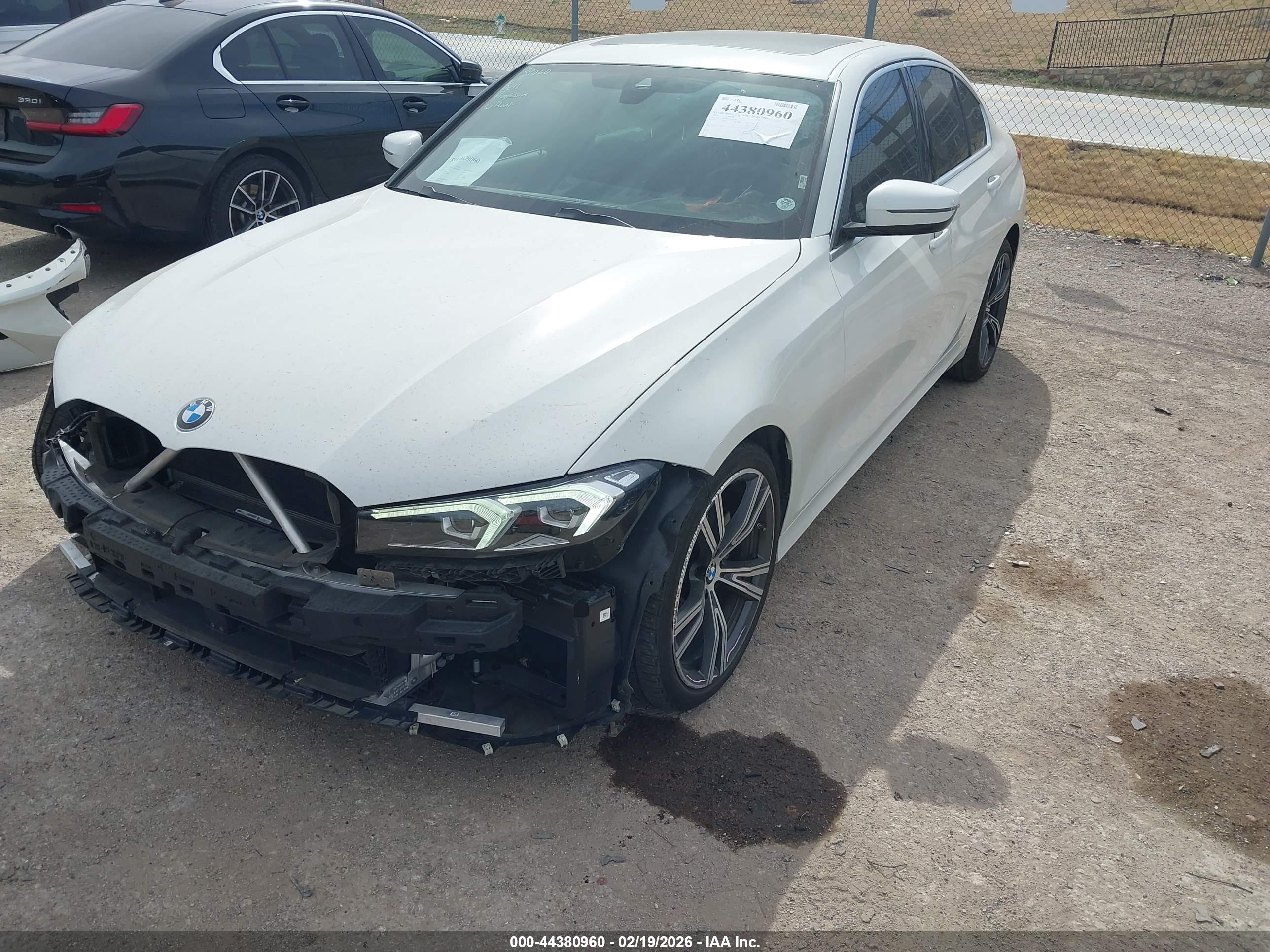 BMW 330I image 2