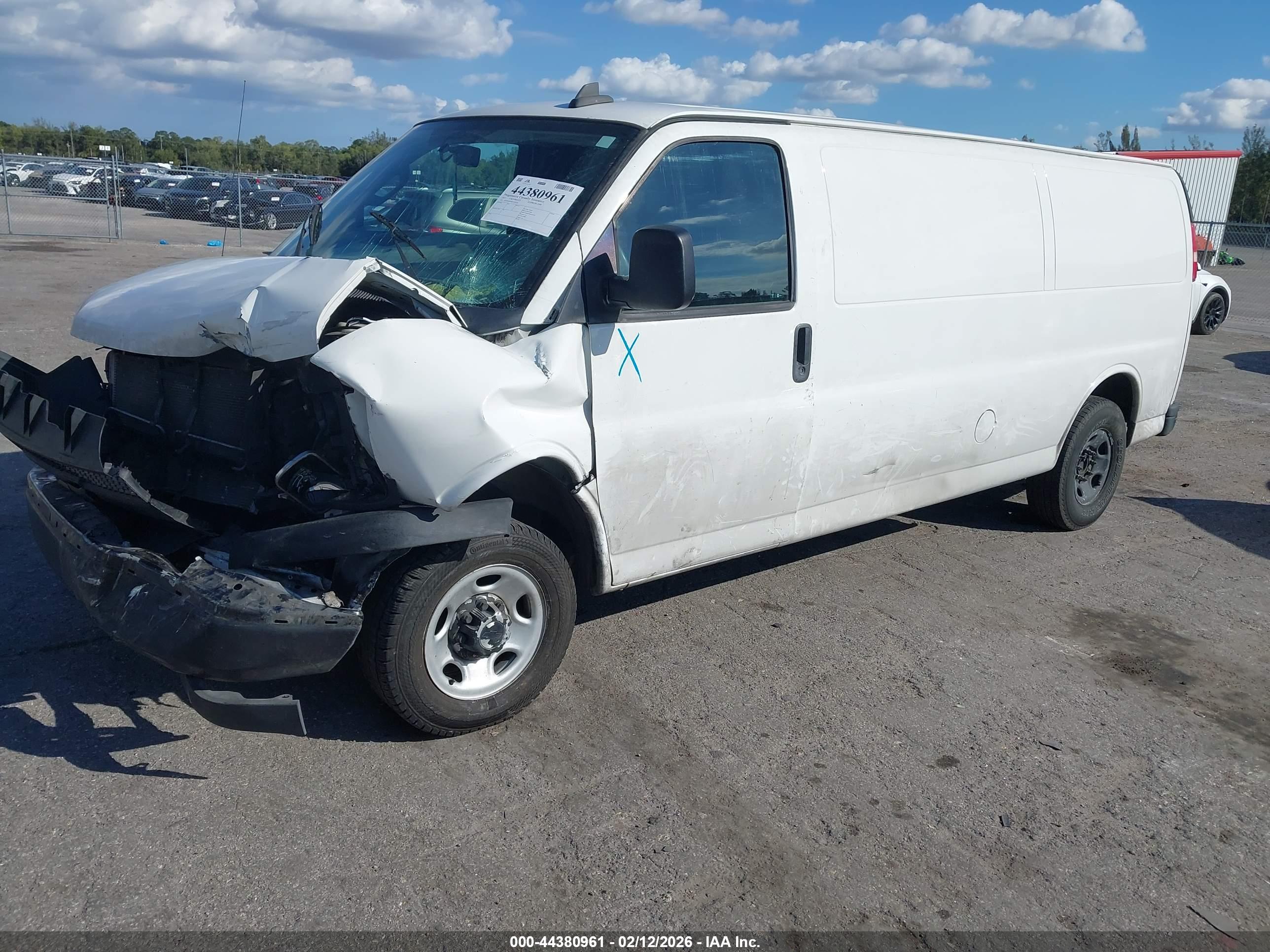 CHEVROLET EXPRESS image 2