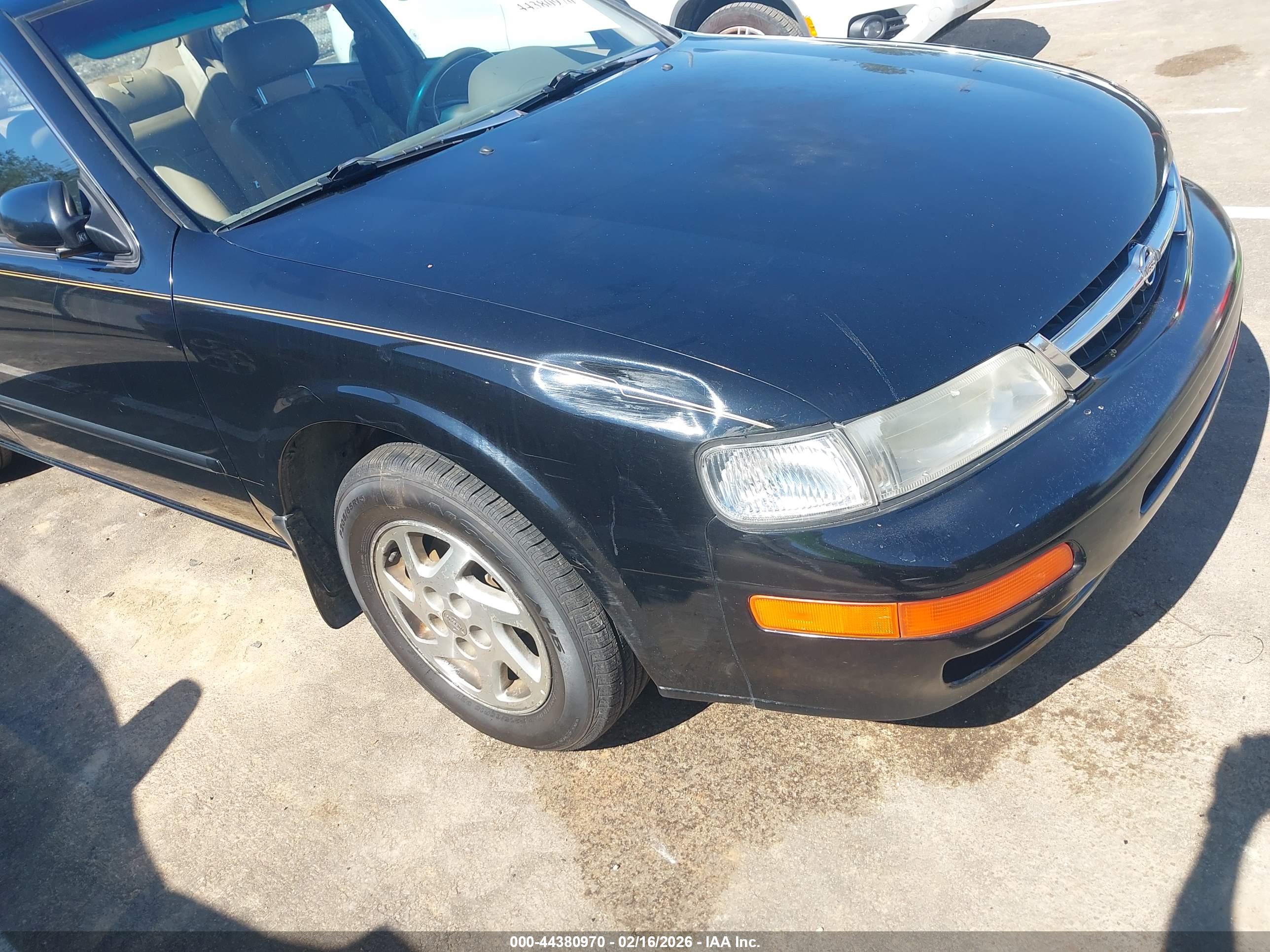 NISSAN MAXIMA image 6