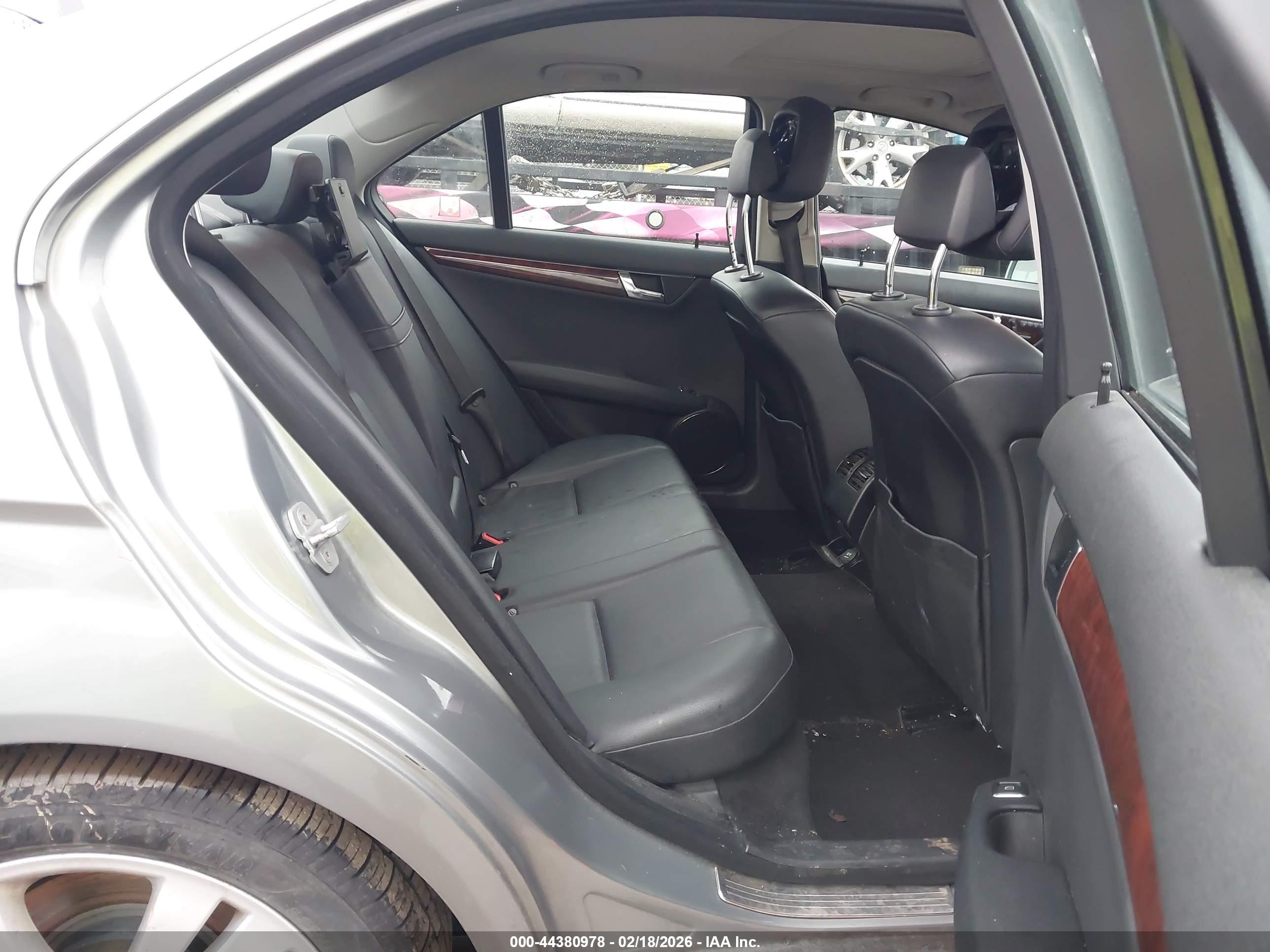 MERCEDES-BENZ C image 8