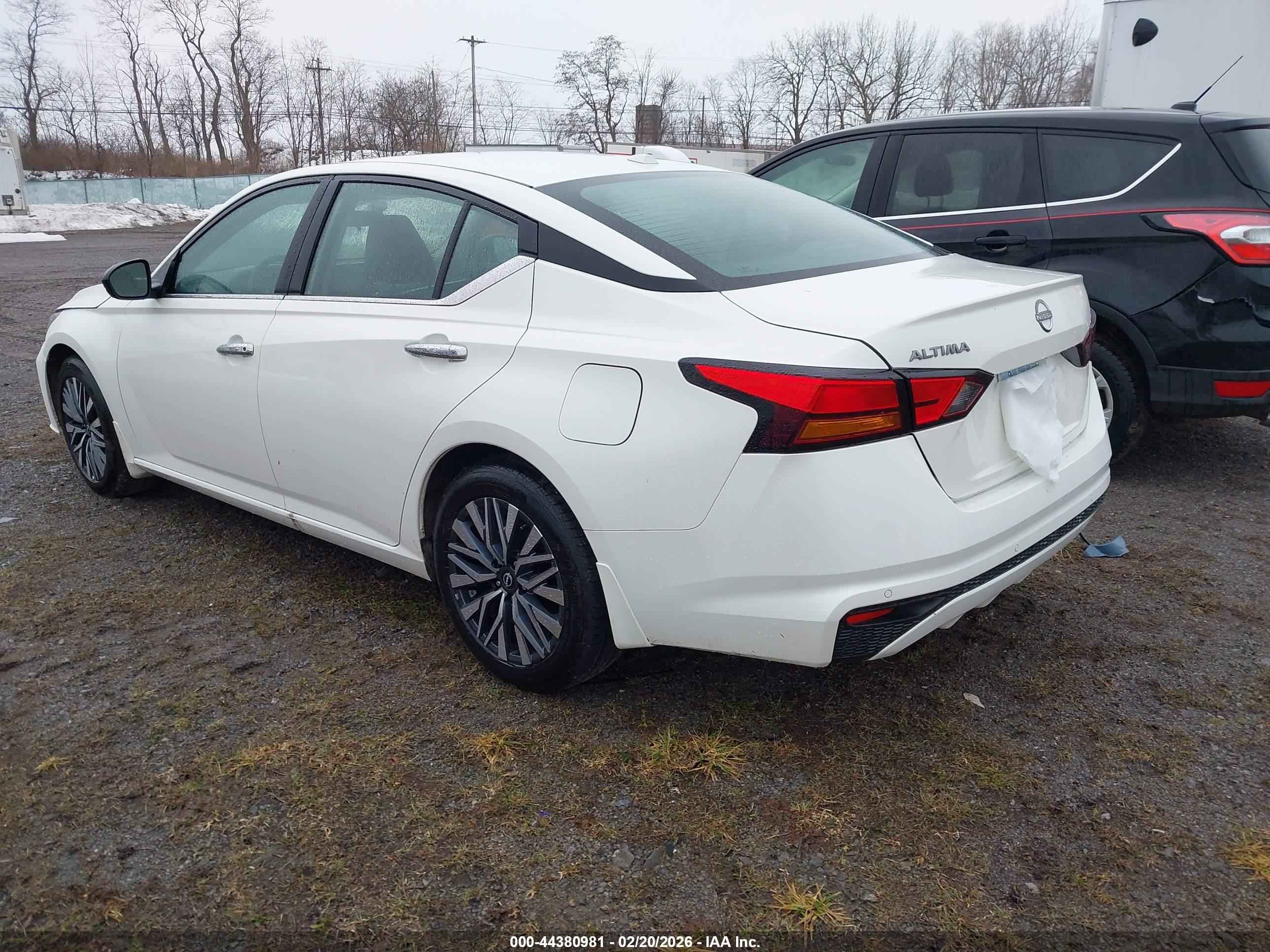 NISSAN ALTIMA image 3
