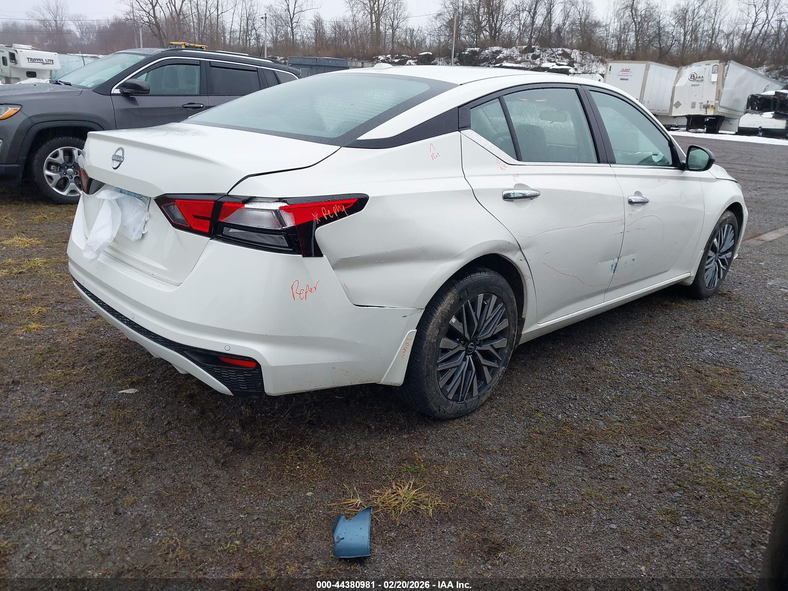 NISSAN ALTIMA image 4
