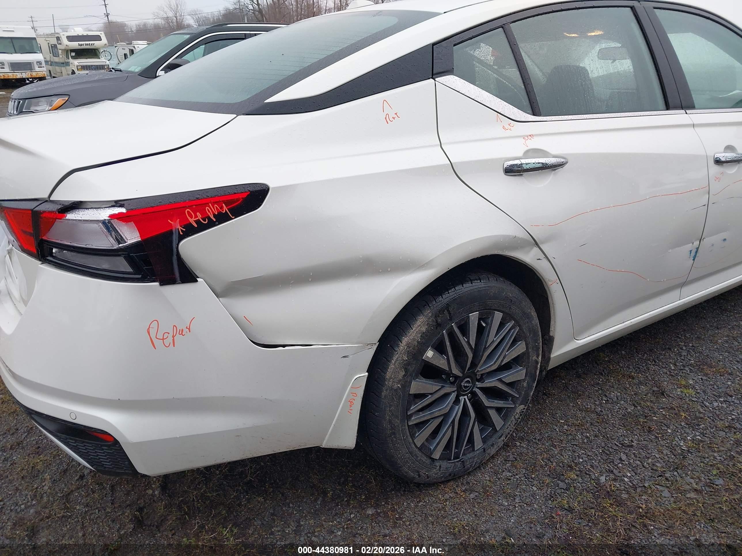 NISSAN ALTIMA image 6
