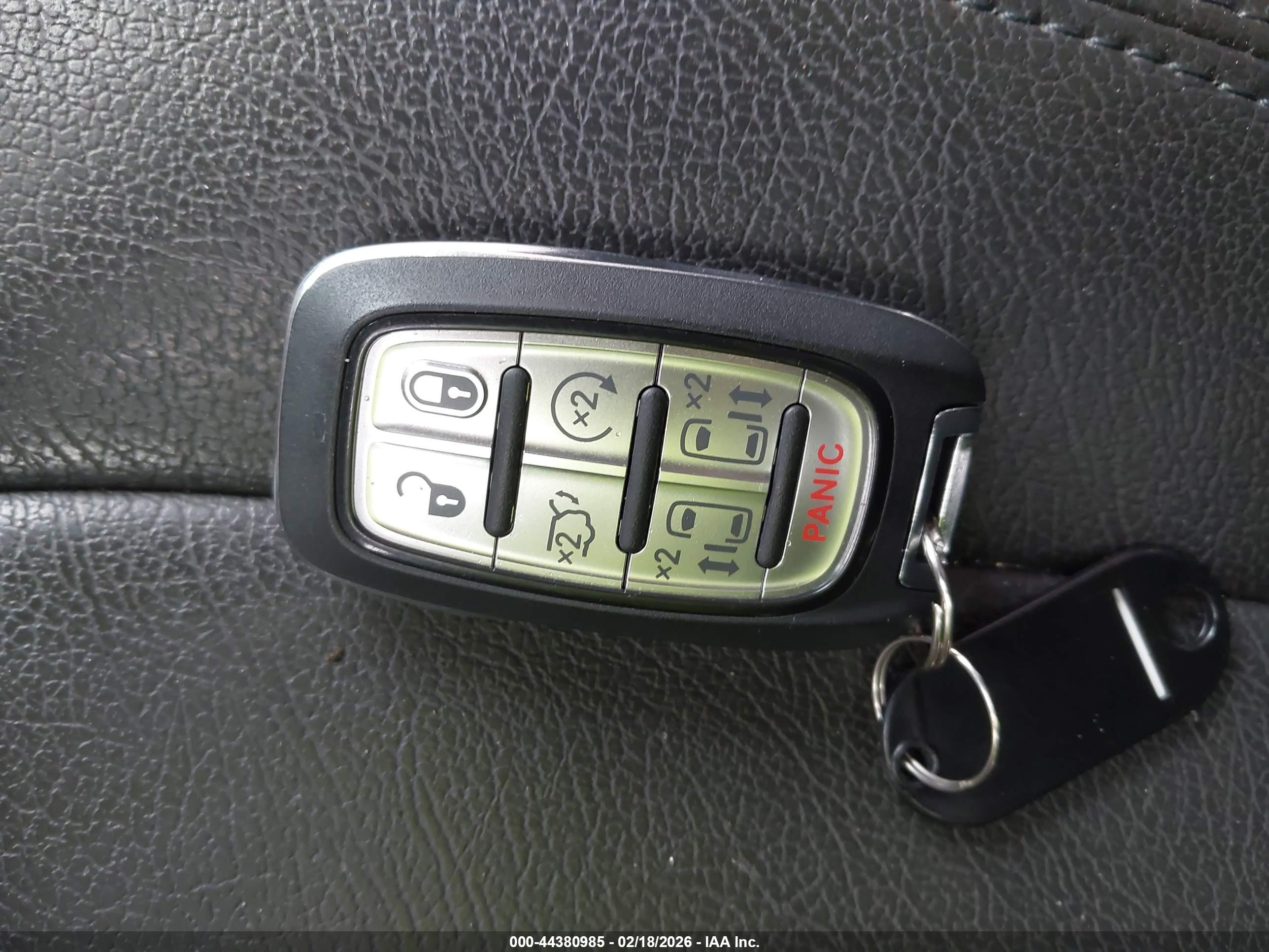 CHRYSLER VOYAGER image 11