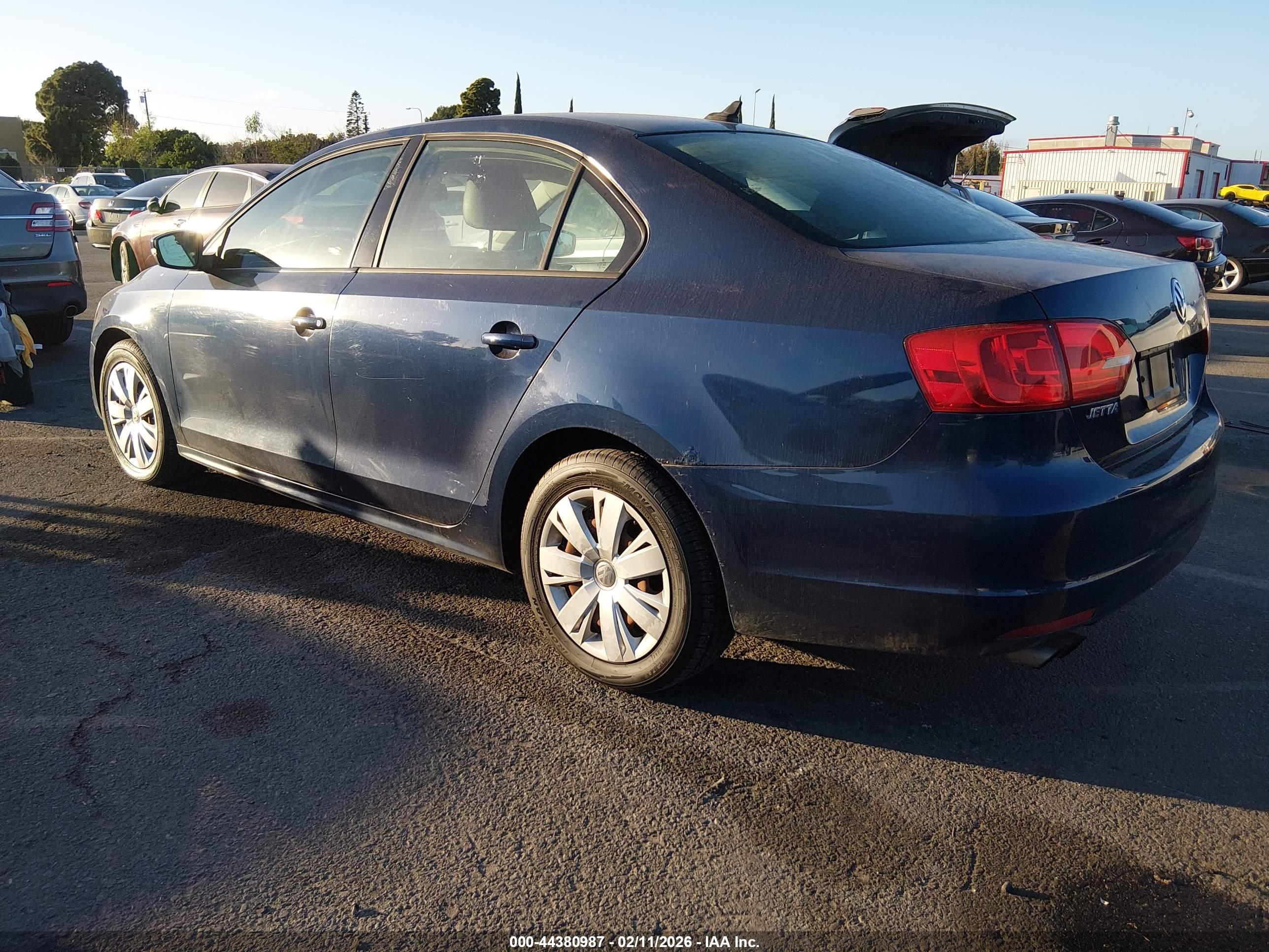 VOLKSWAGEN JETTA image 3