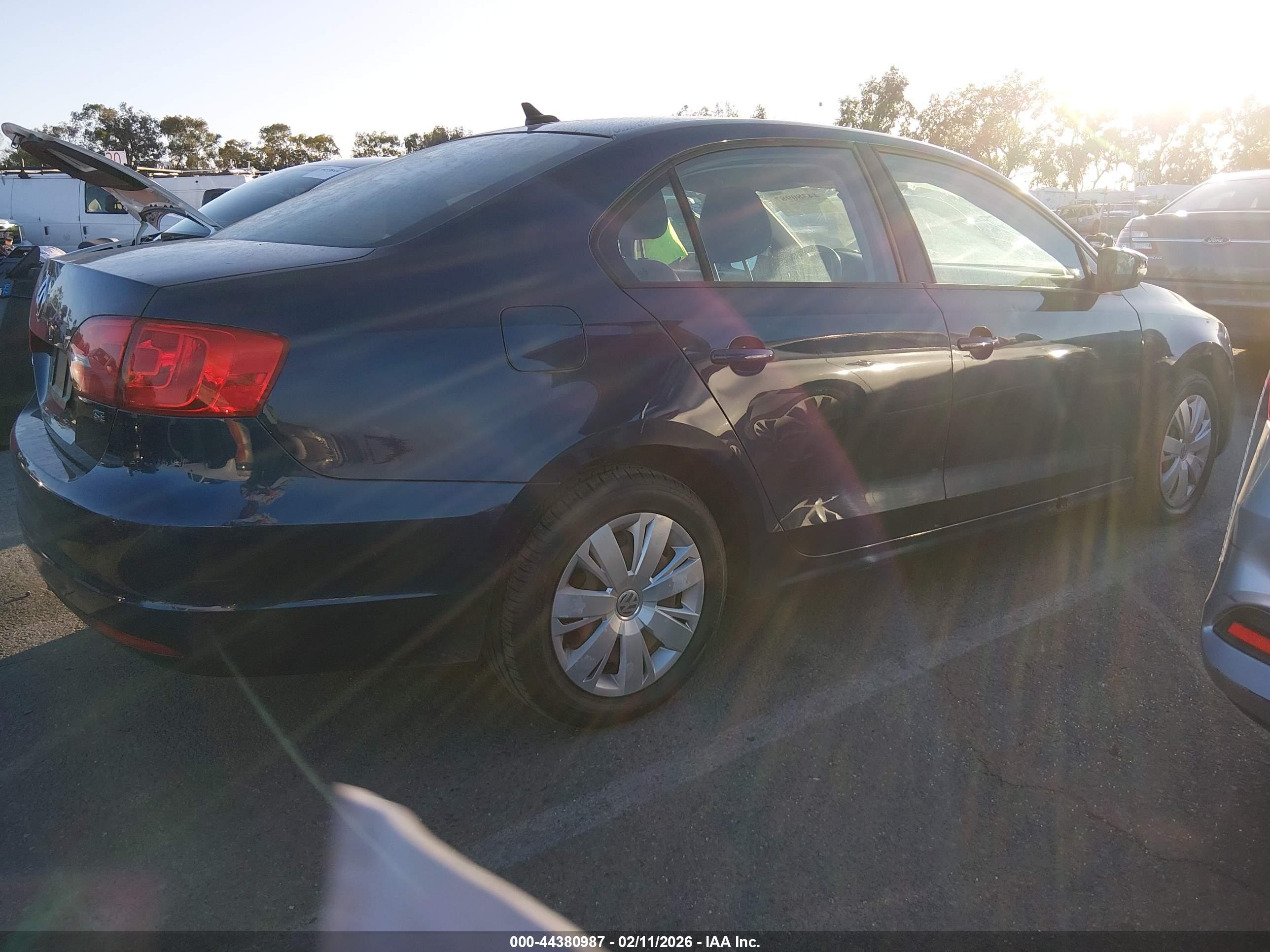 VOLKSWAGEN JETTA image 4